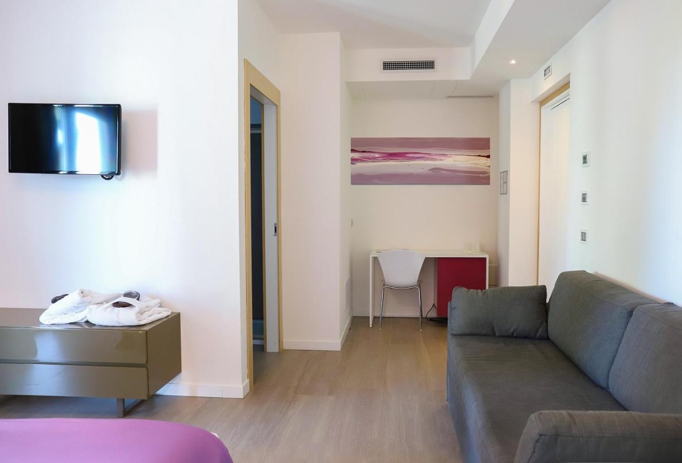 Glamor Double Room