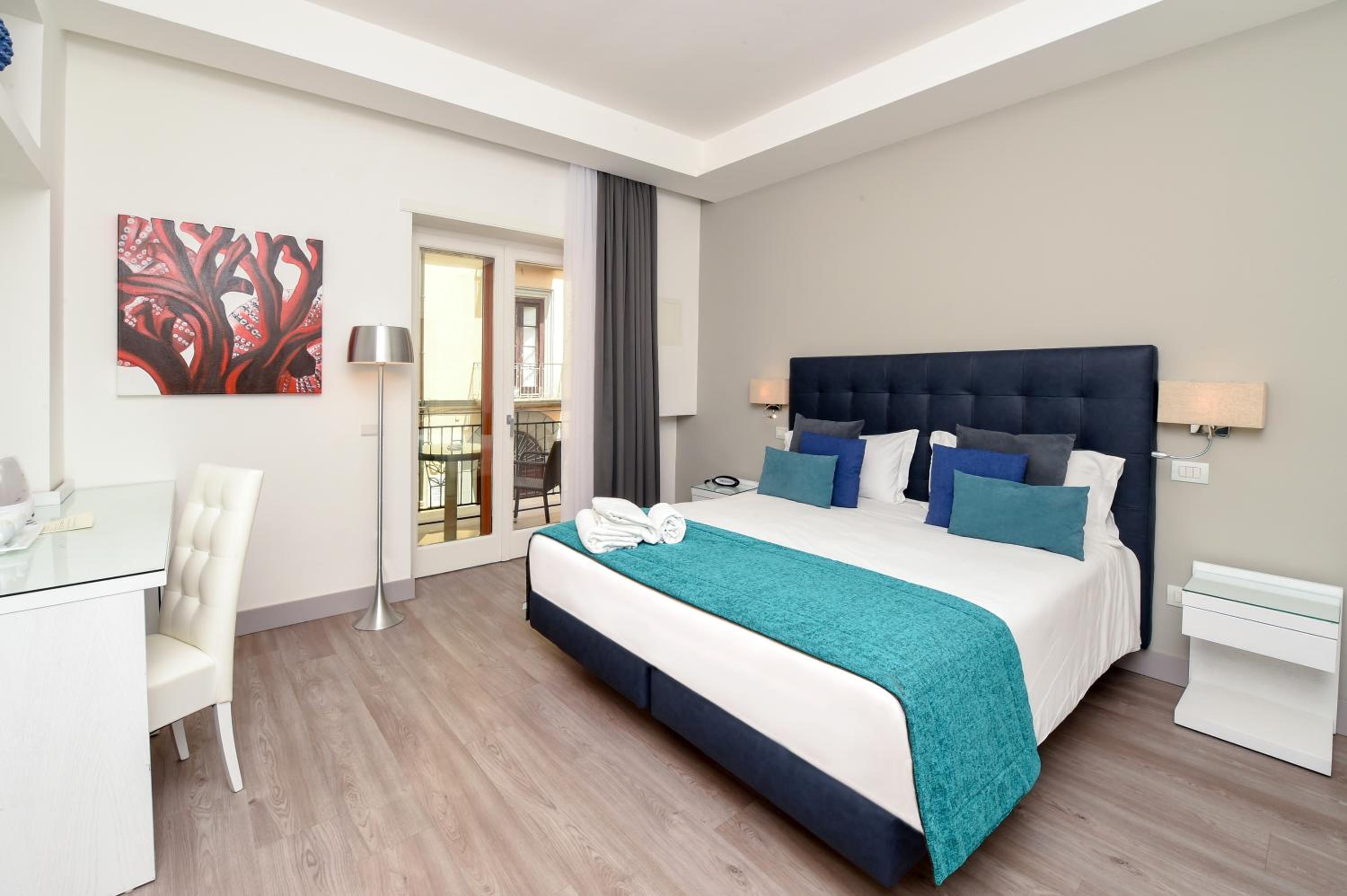 Junior Suite with City View