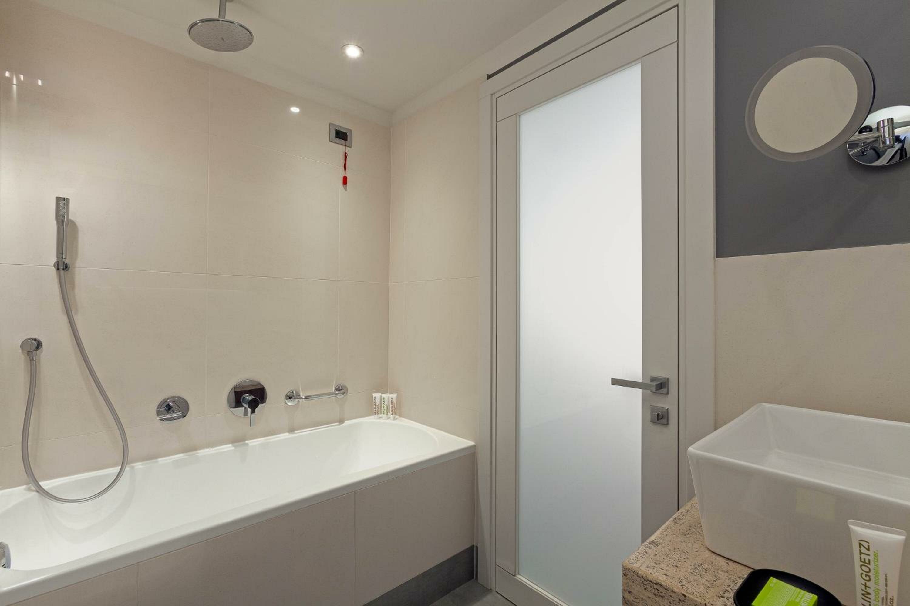 Superior Double Room, Smaller Guest room, King, Limited view