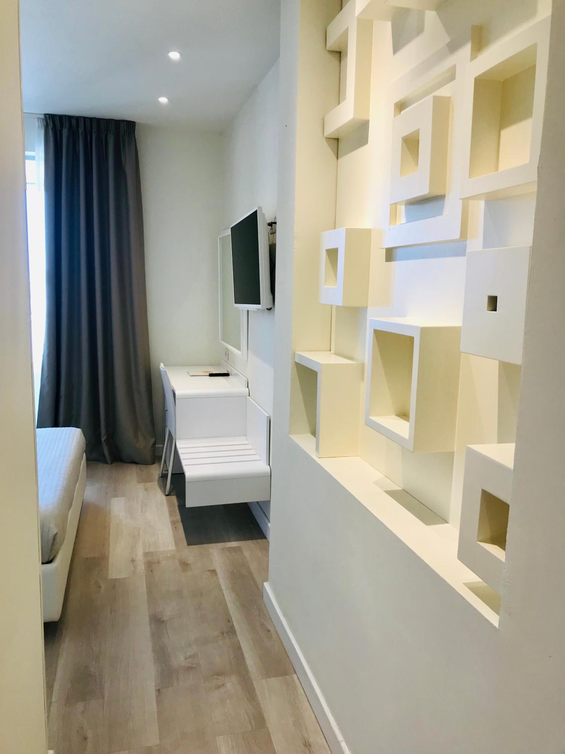 Panoramic Superior Room with Lateral Sea View