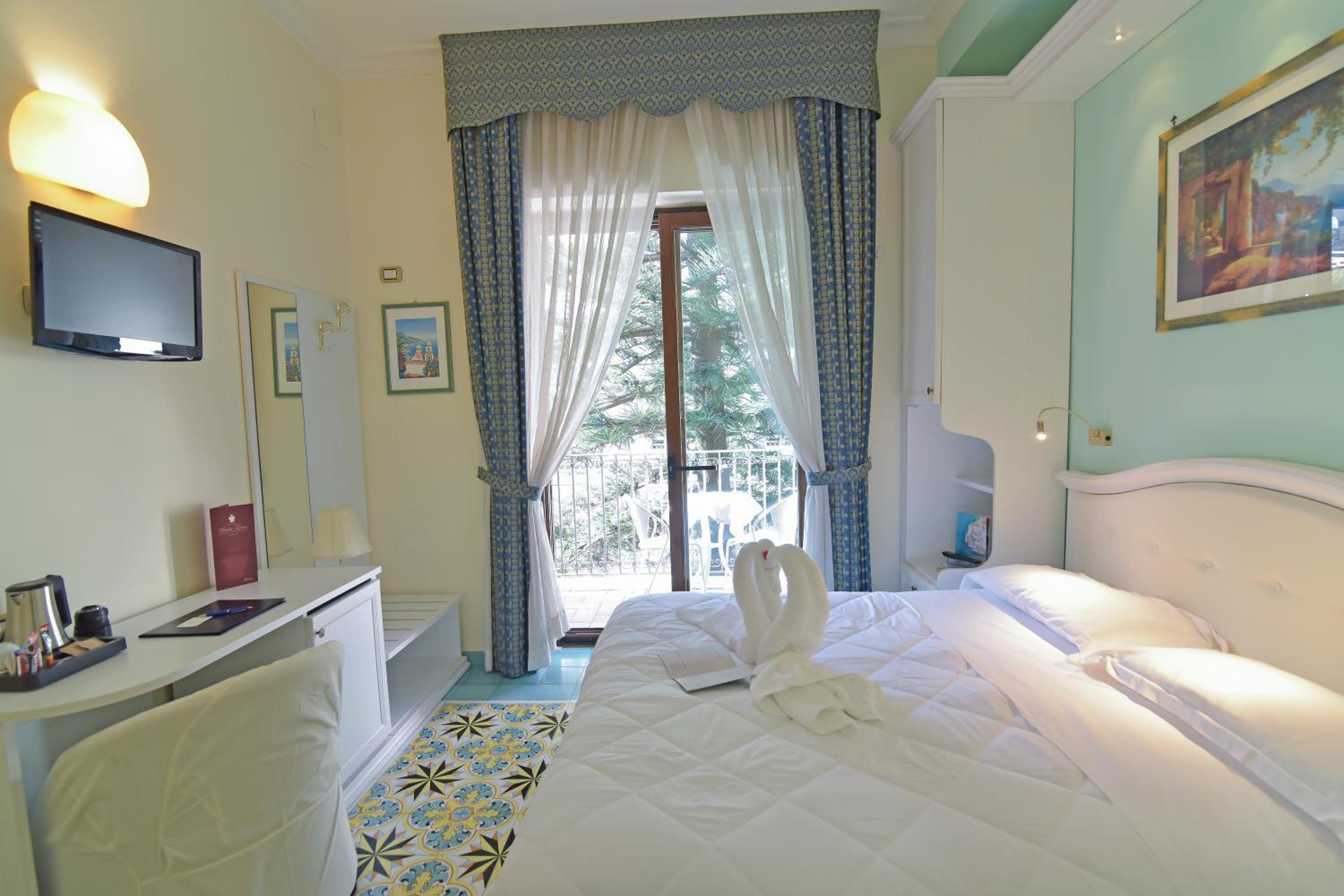Classic Double Room with Balcony