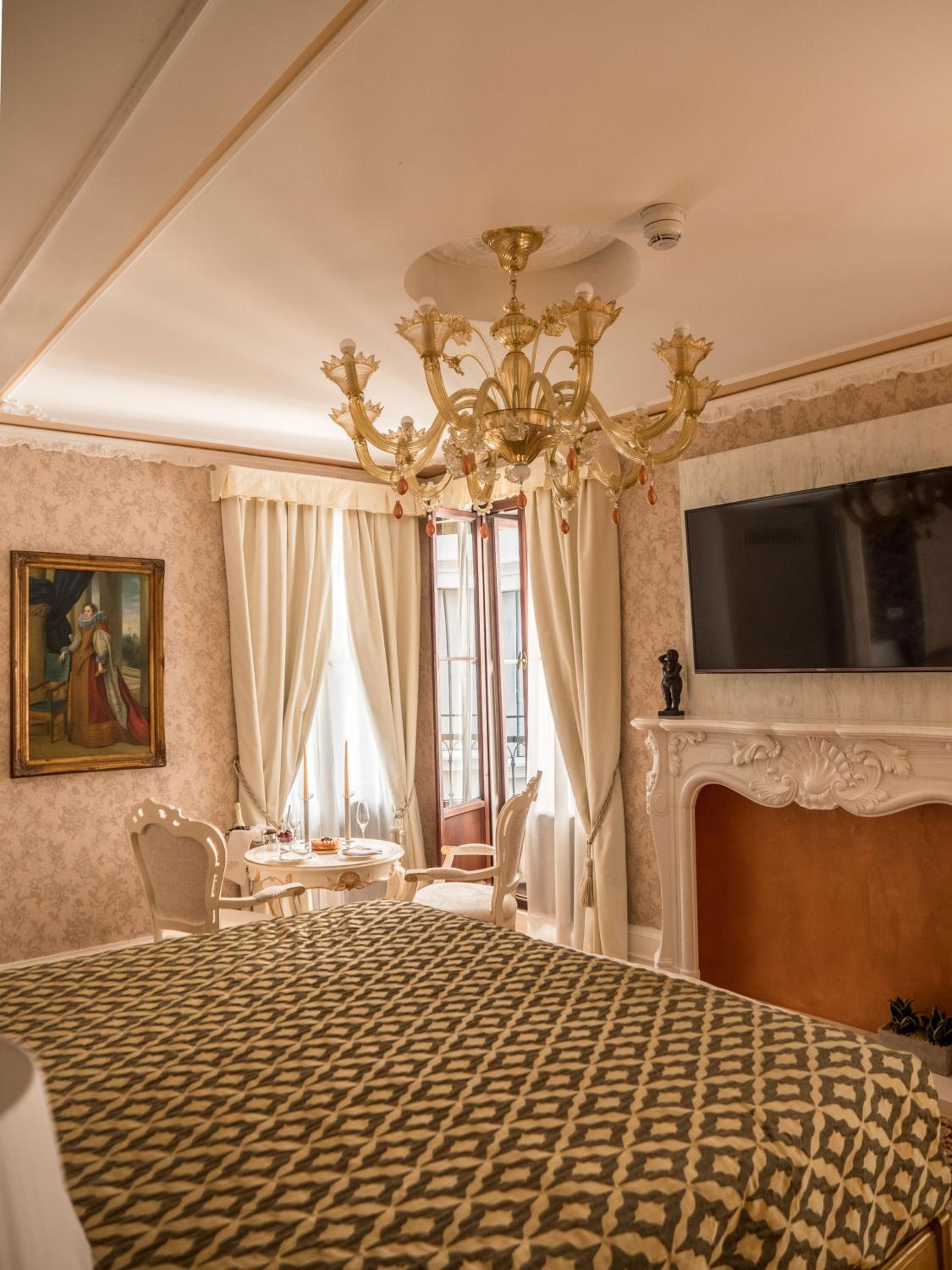 Suite with Grand Canal View