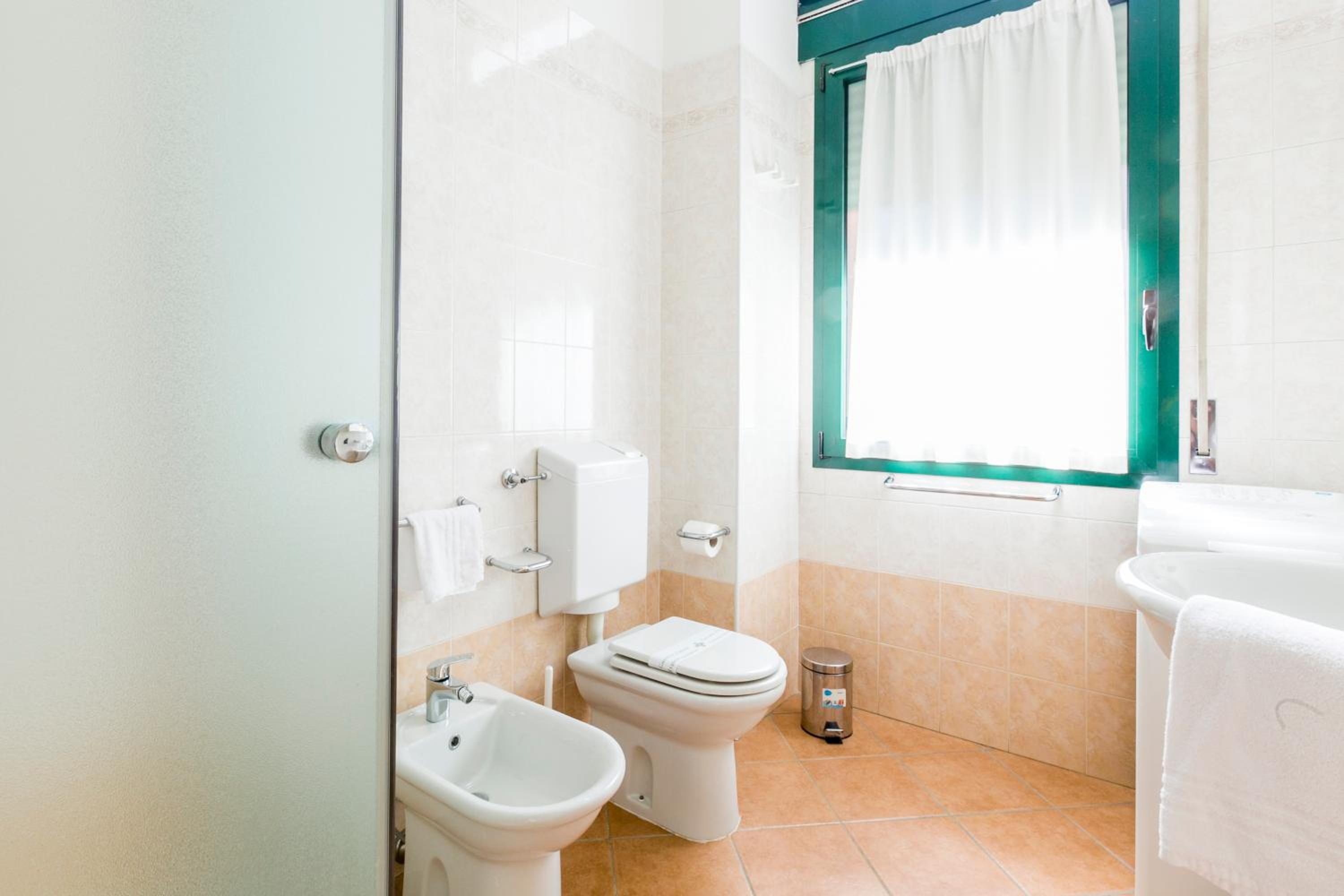 Standard Studio (1-2 Adults)