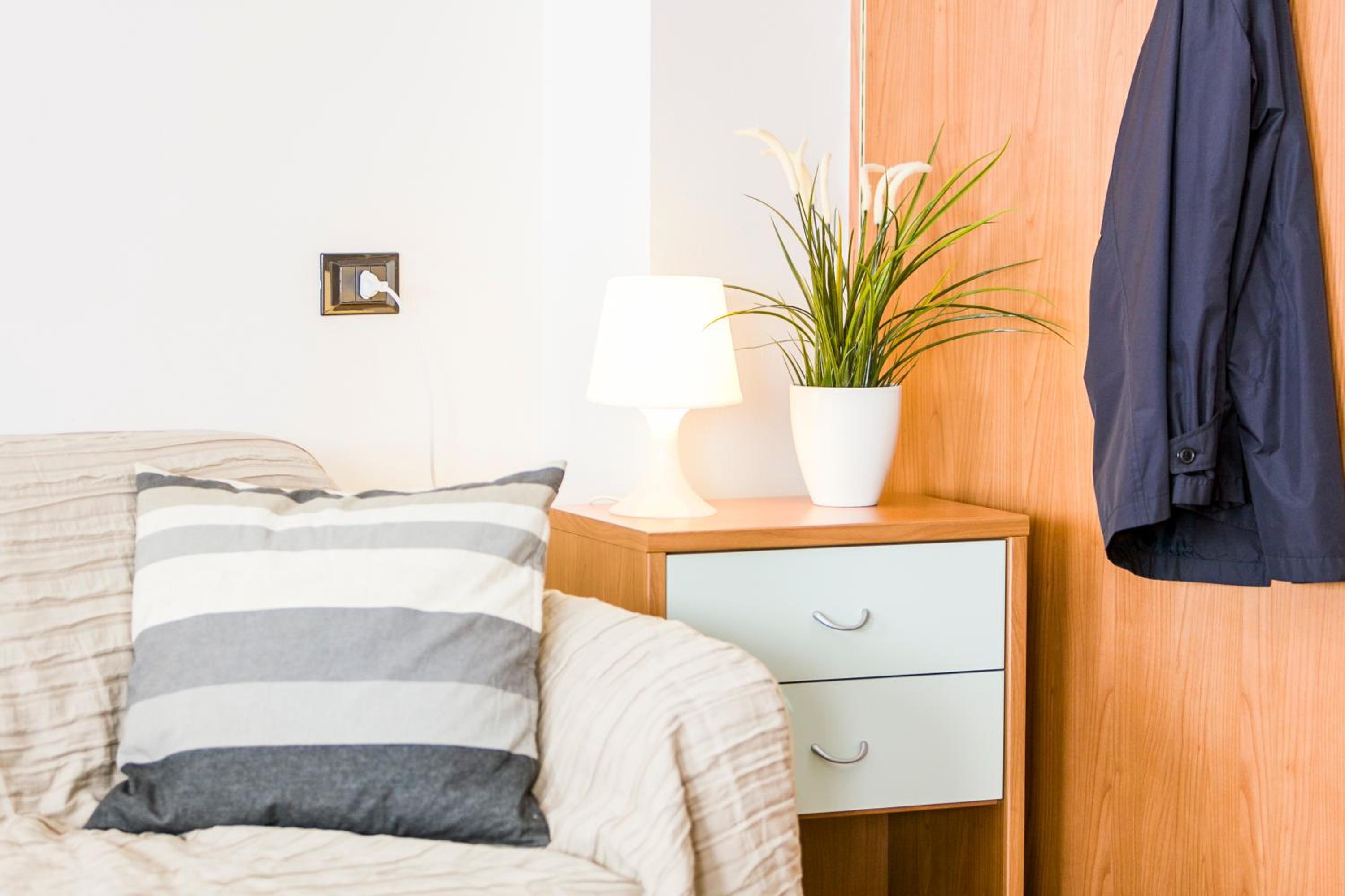 Standard Studio (1-2 Adults)