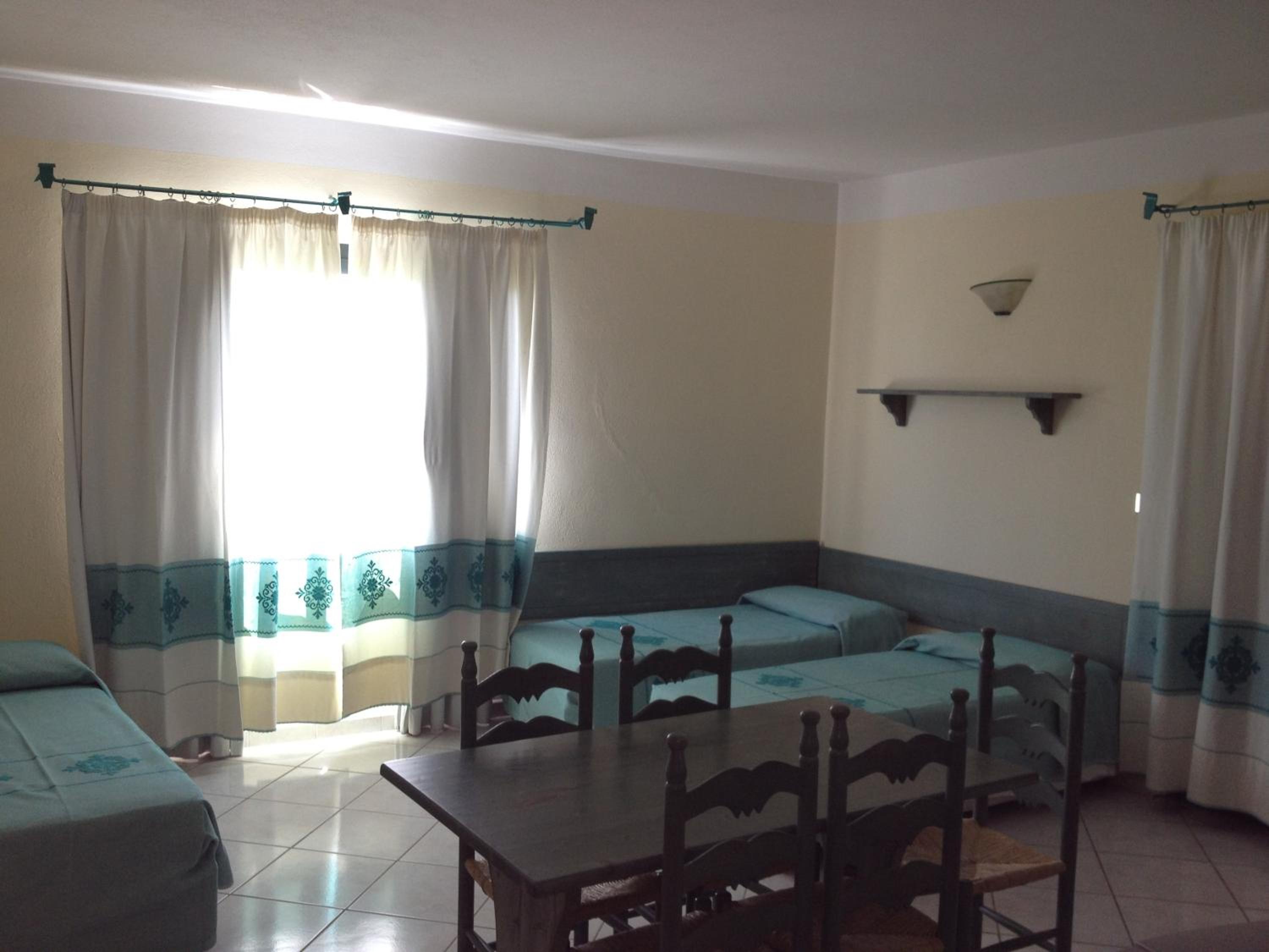 One-Bedroom Apartment (5 Adults)