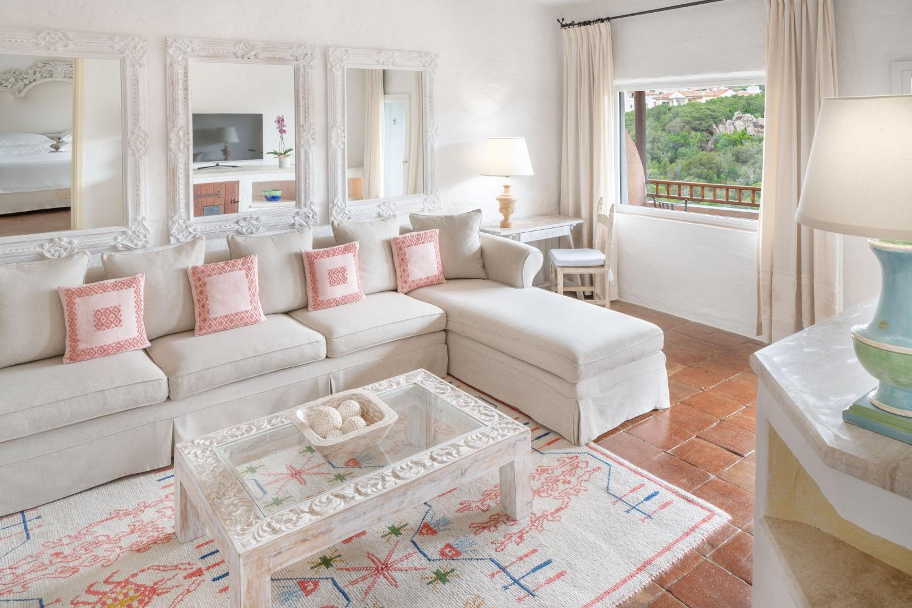 Two-bedroom Deluxe Suite, King size bed, pool or canal view, terrace