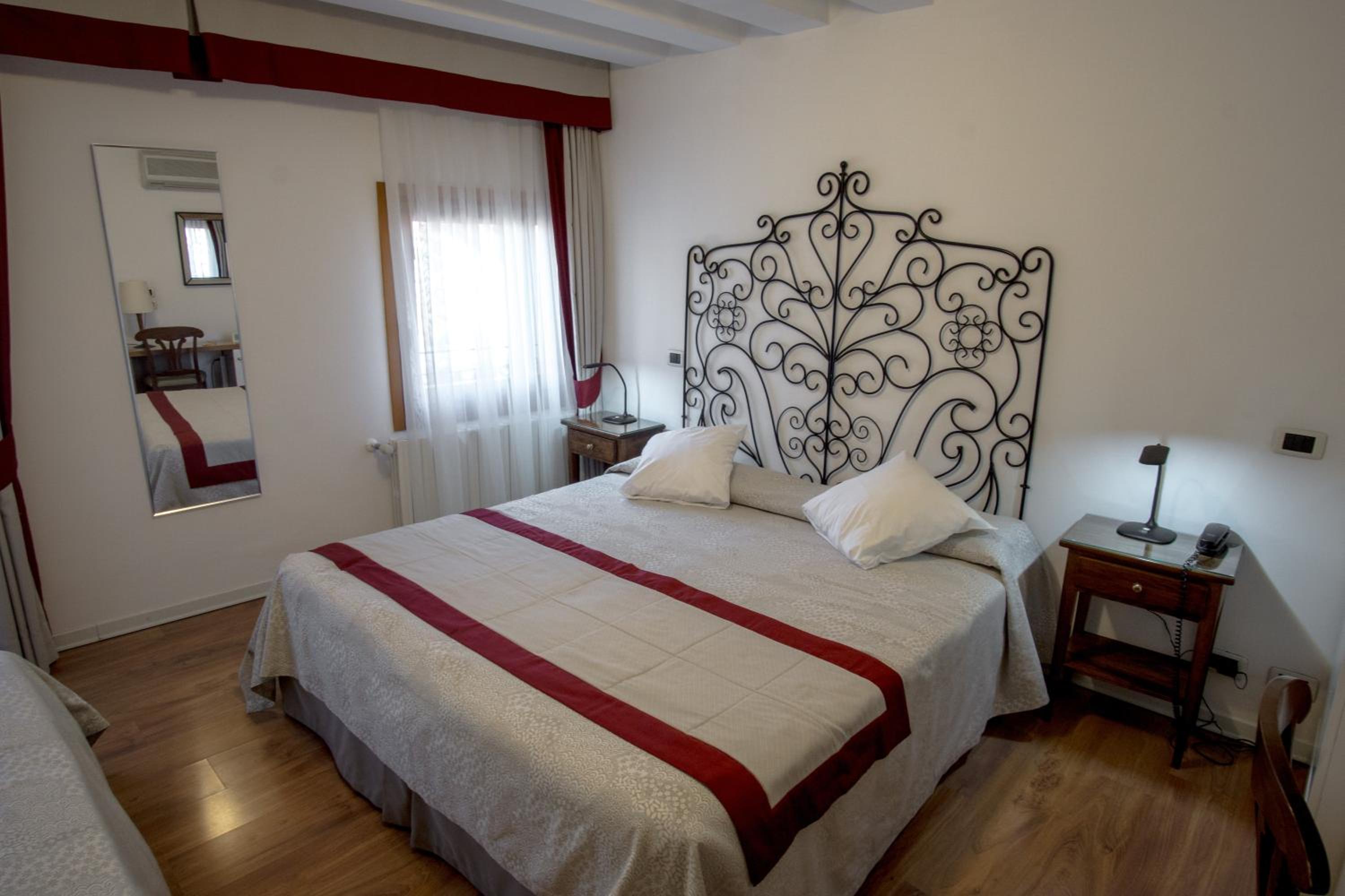 Comfort Double or Twin Room