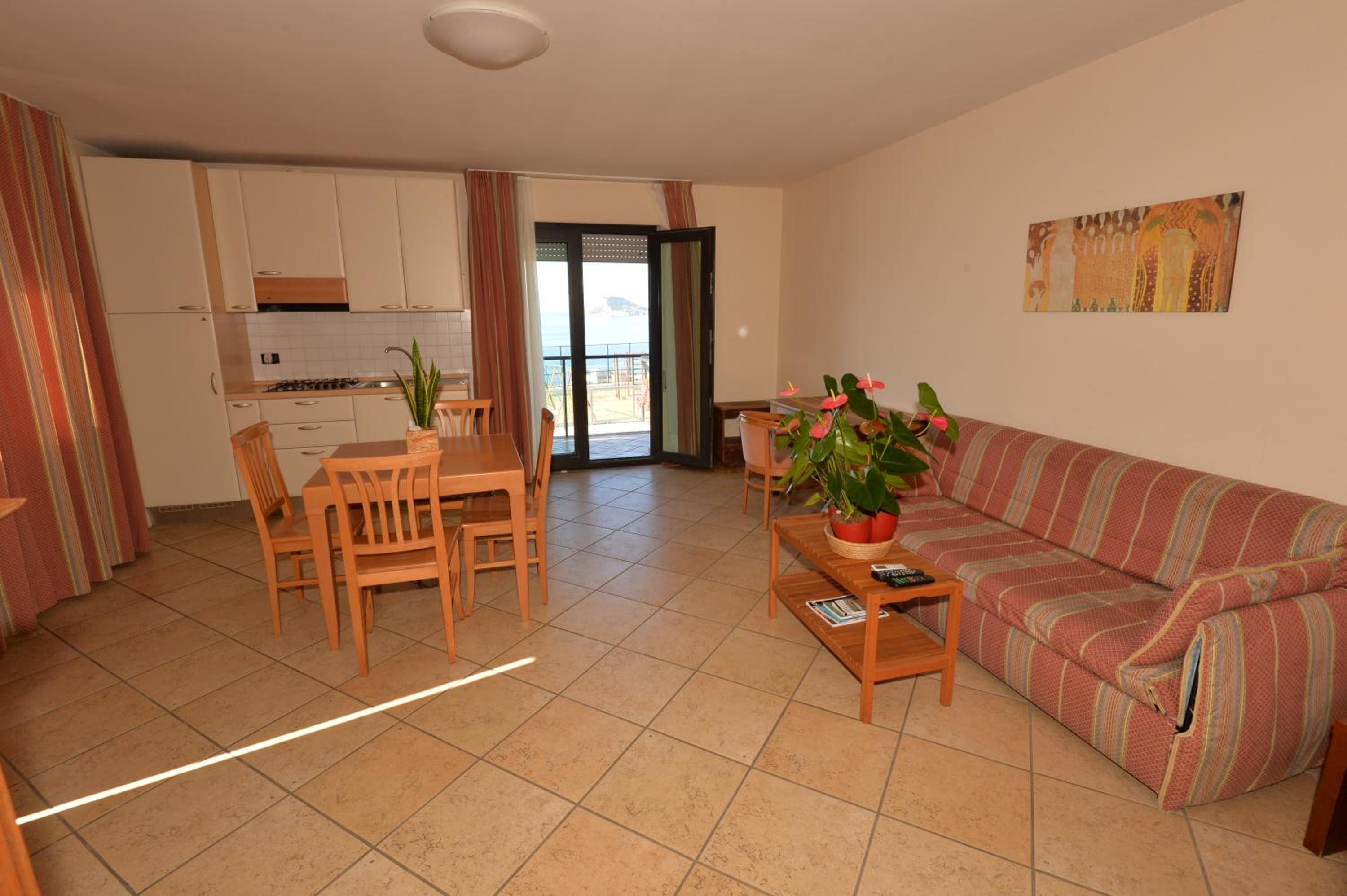 One-Bedroom Apartment with Panoramic View