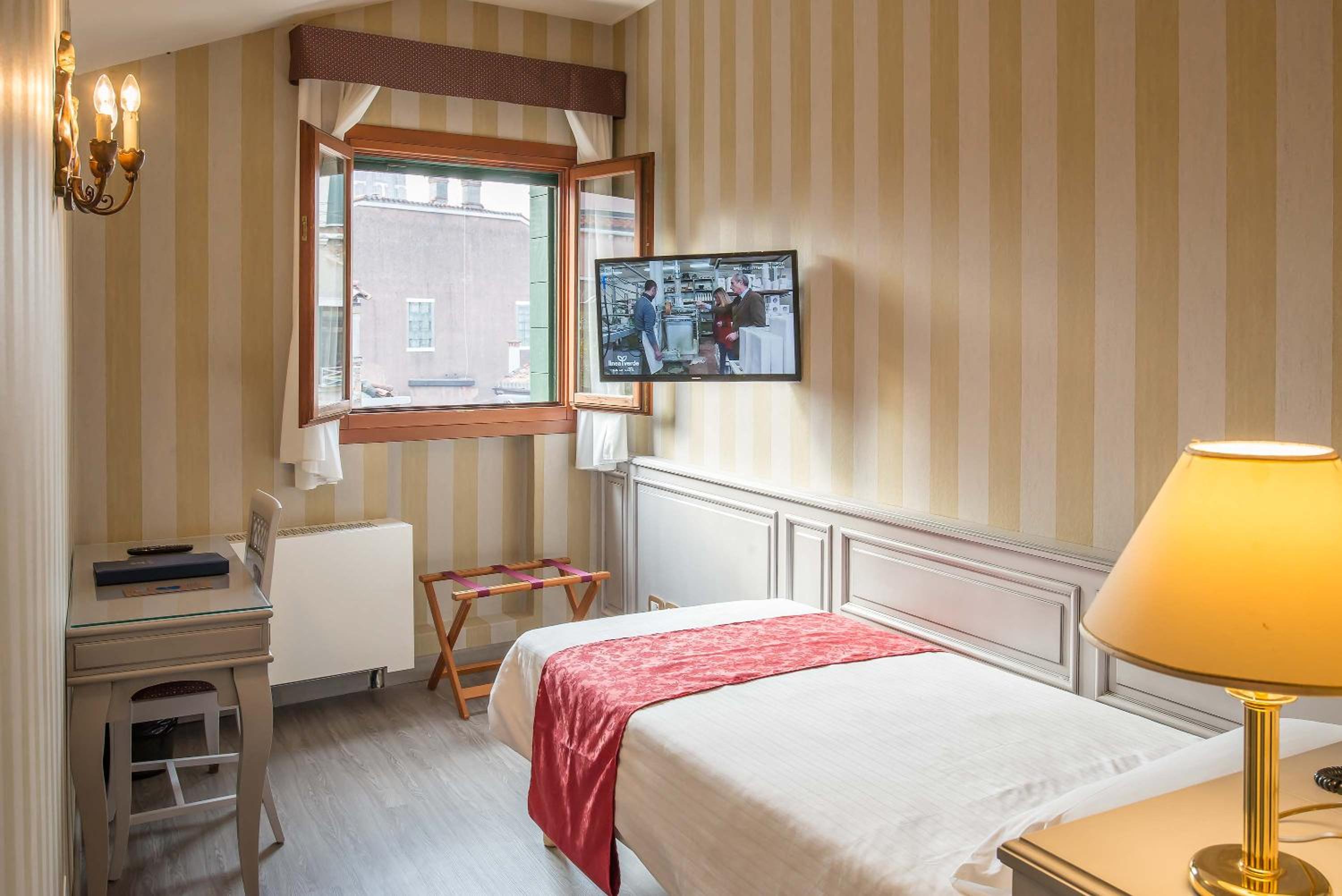 Comfort Single Room