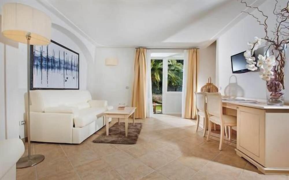 Family Apartment, 1 Bedroom, Partial Sea View