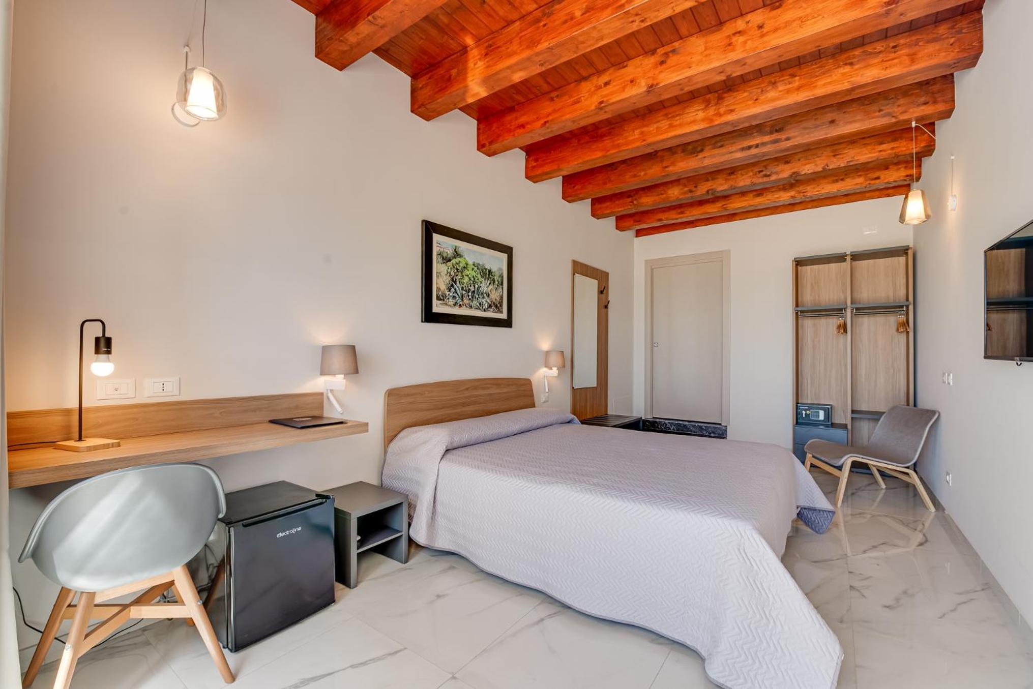 Deluxe Double Room with Sea View- Annex