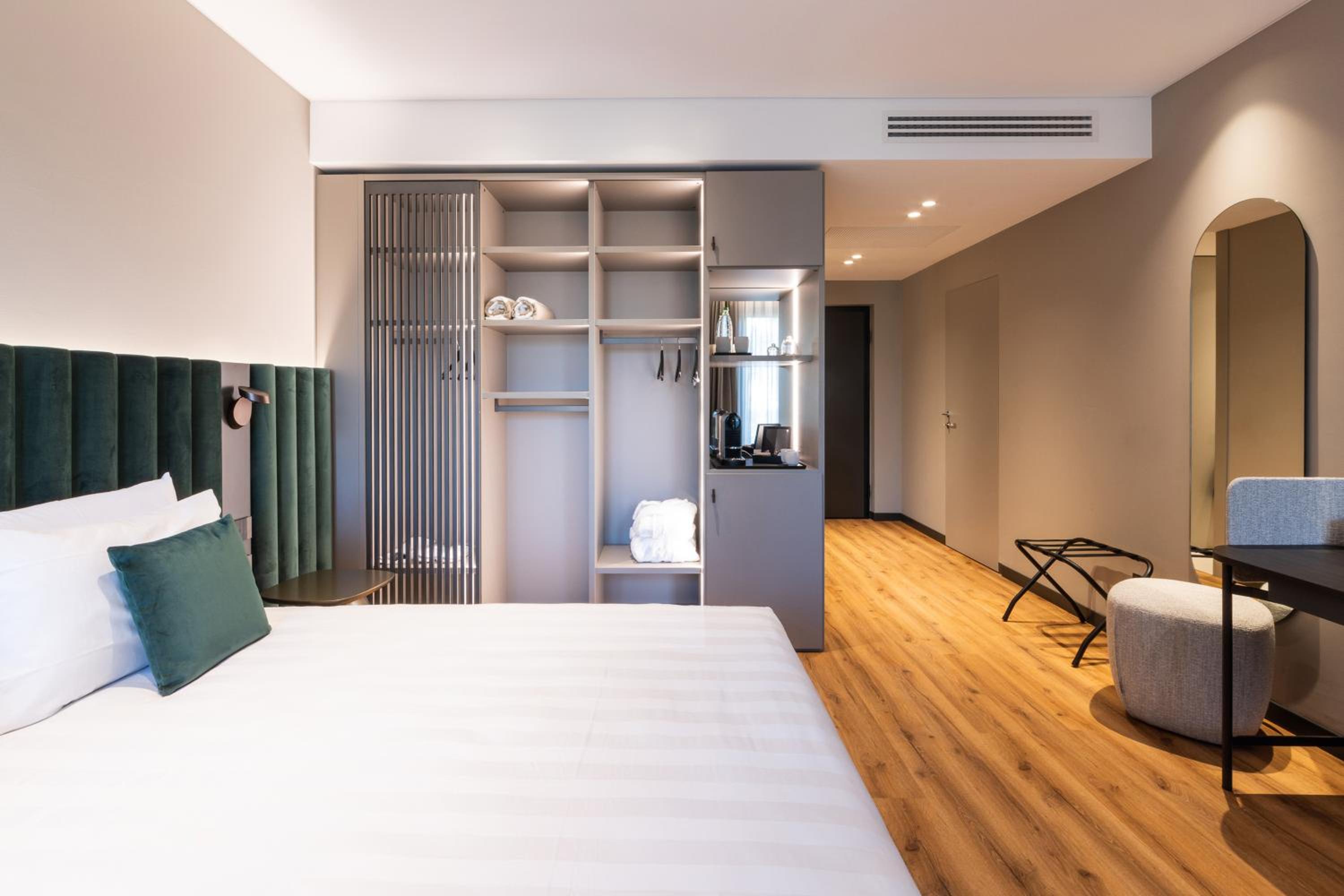 Deluxe Premium Double or Twin Room with Garden View