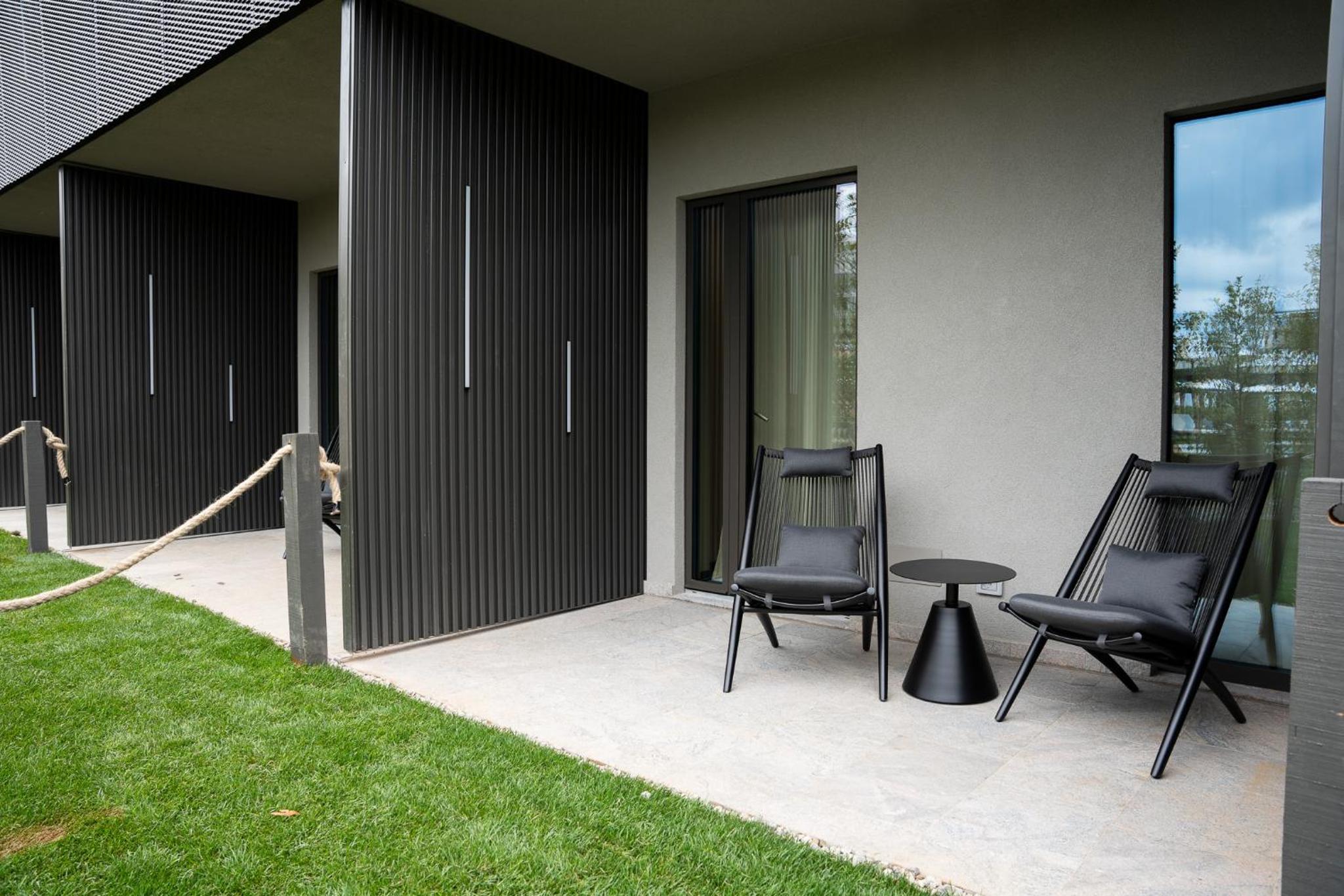 Deluxe Premium Double or Twin Room with Garden View