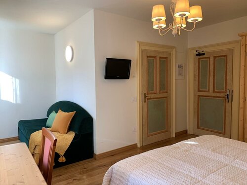 Triple Room with Balcony в Hotel Serena