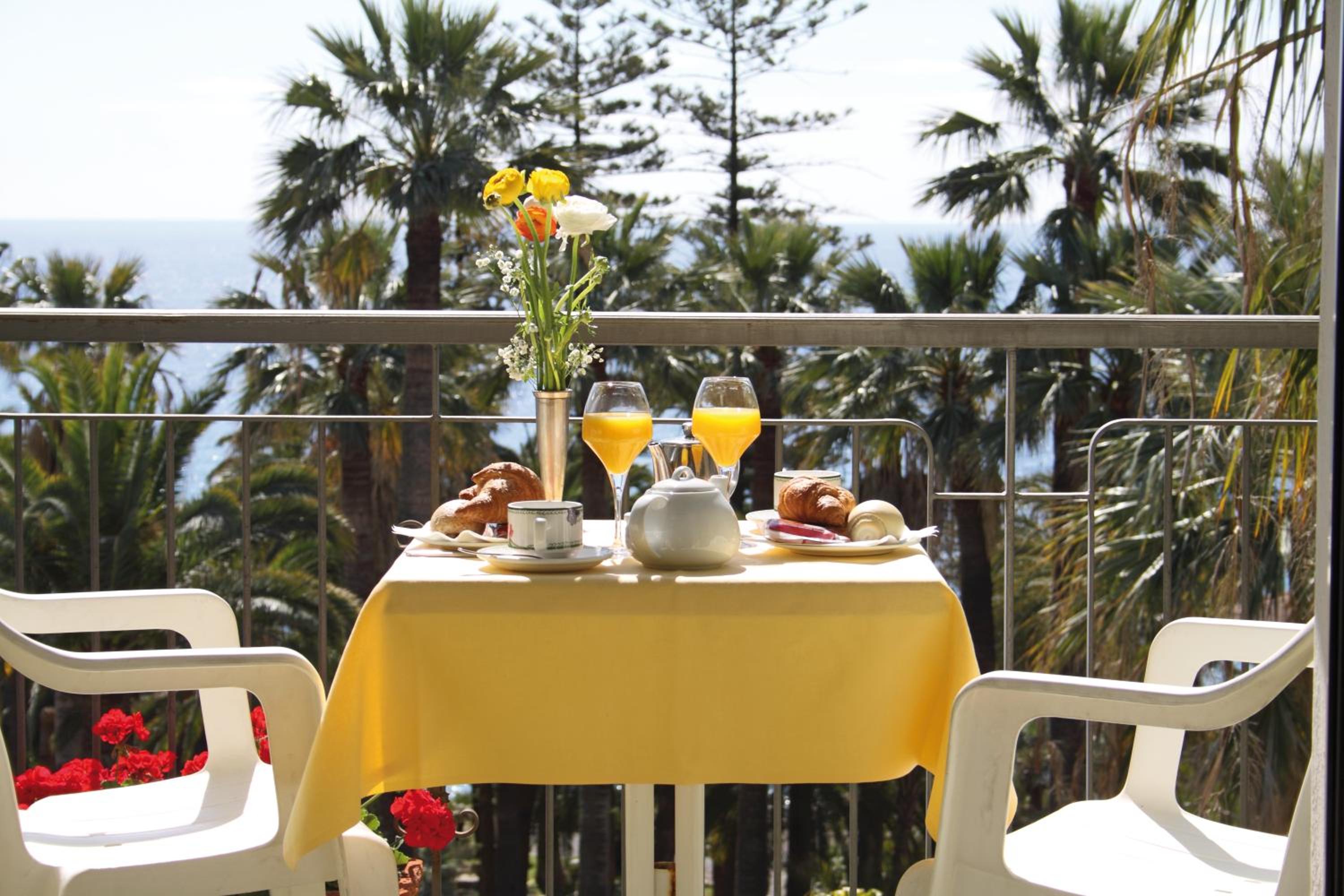 Deluxe Double Room with Sea Side 