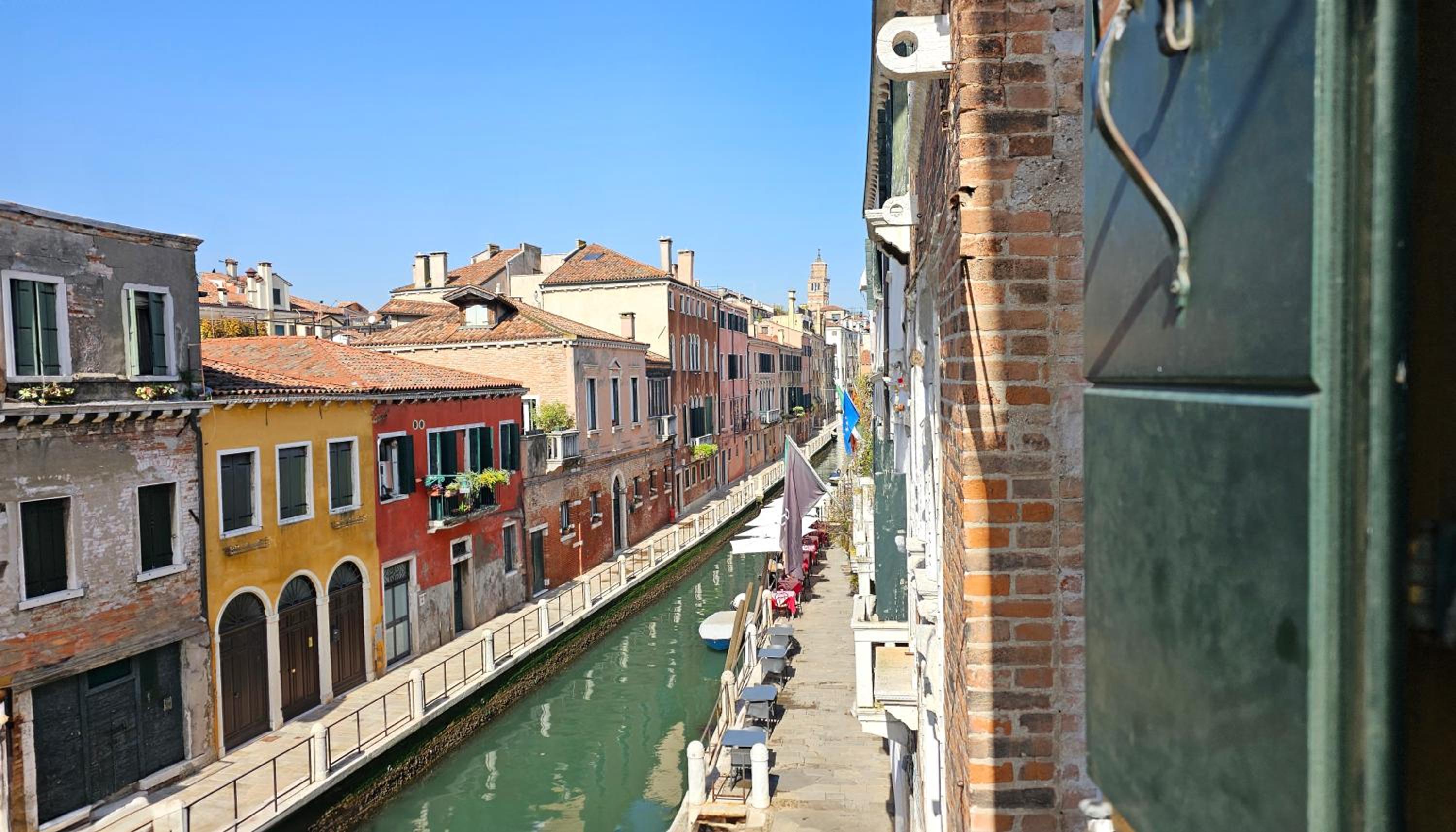 Studio Apartment with Canal View