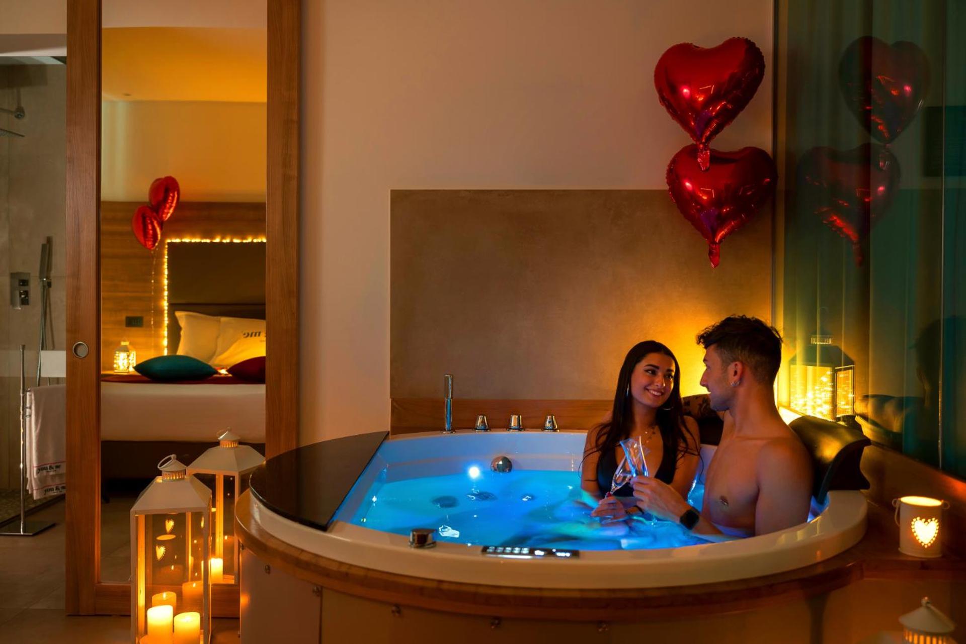 Suite with Balcony and Sea View and Jacuzzi