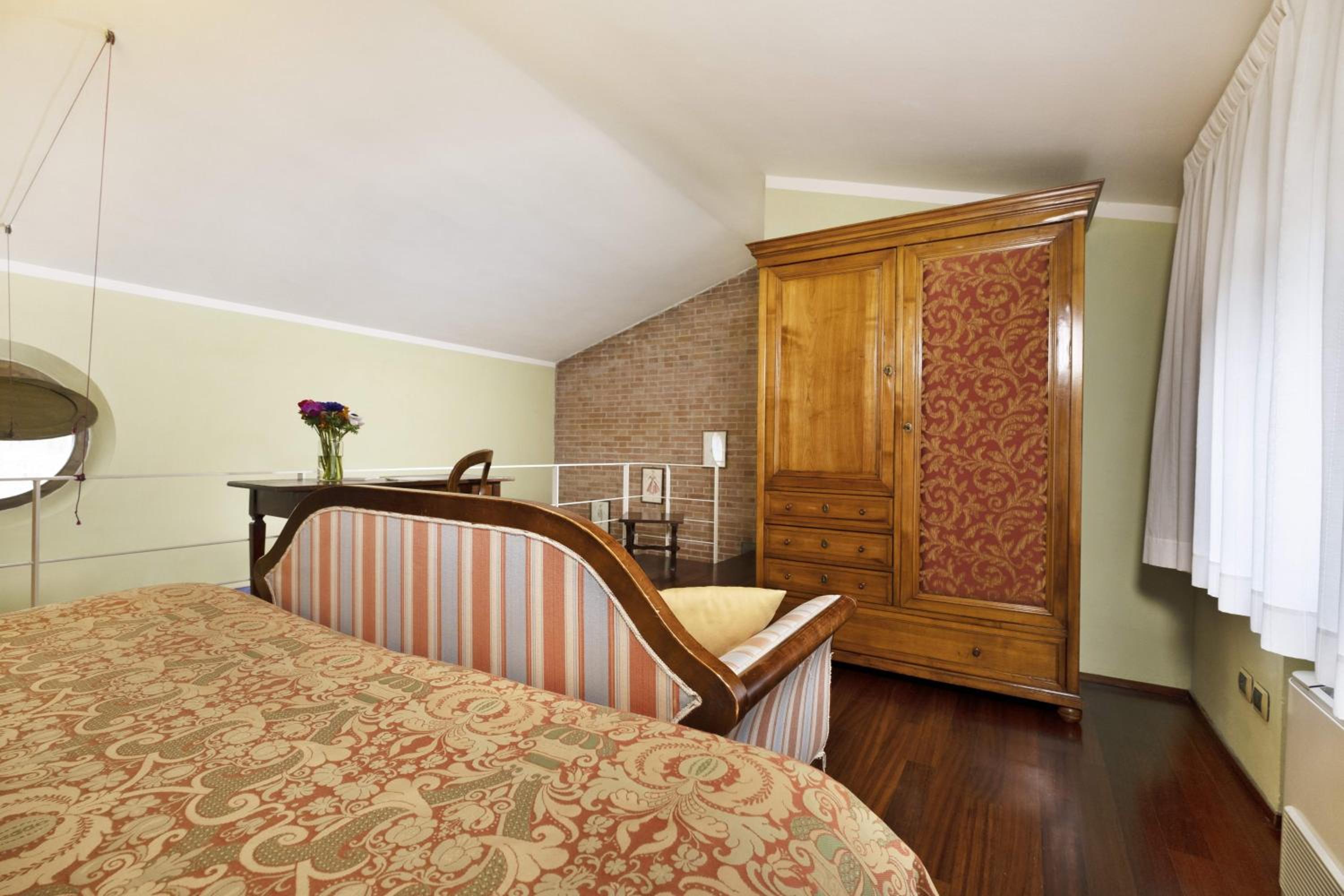 Apartment Double Room + Sofa Bed (4 Adults)