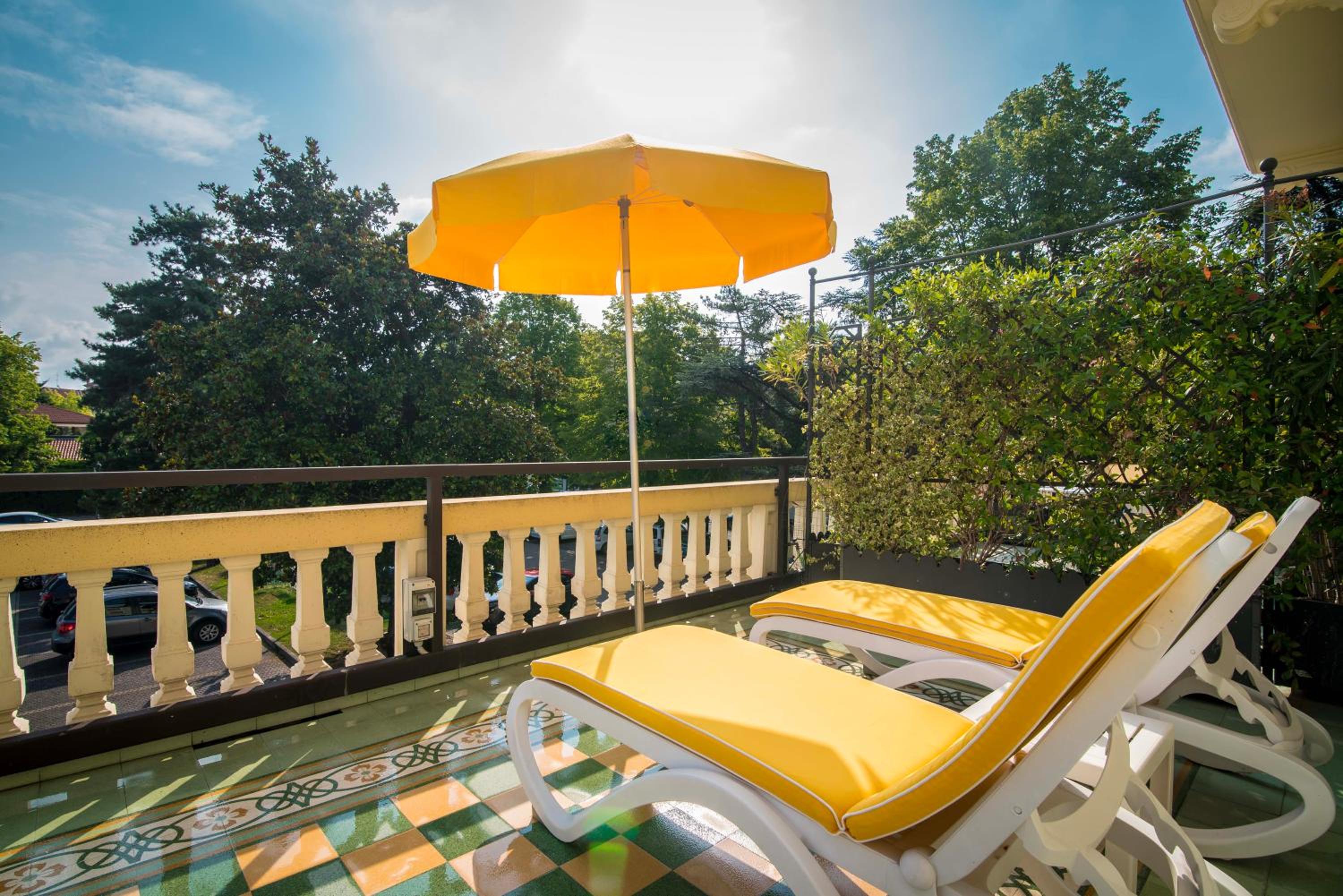 Superior Double or Twin Room with Terrace