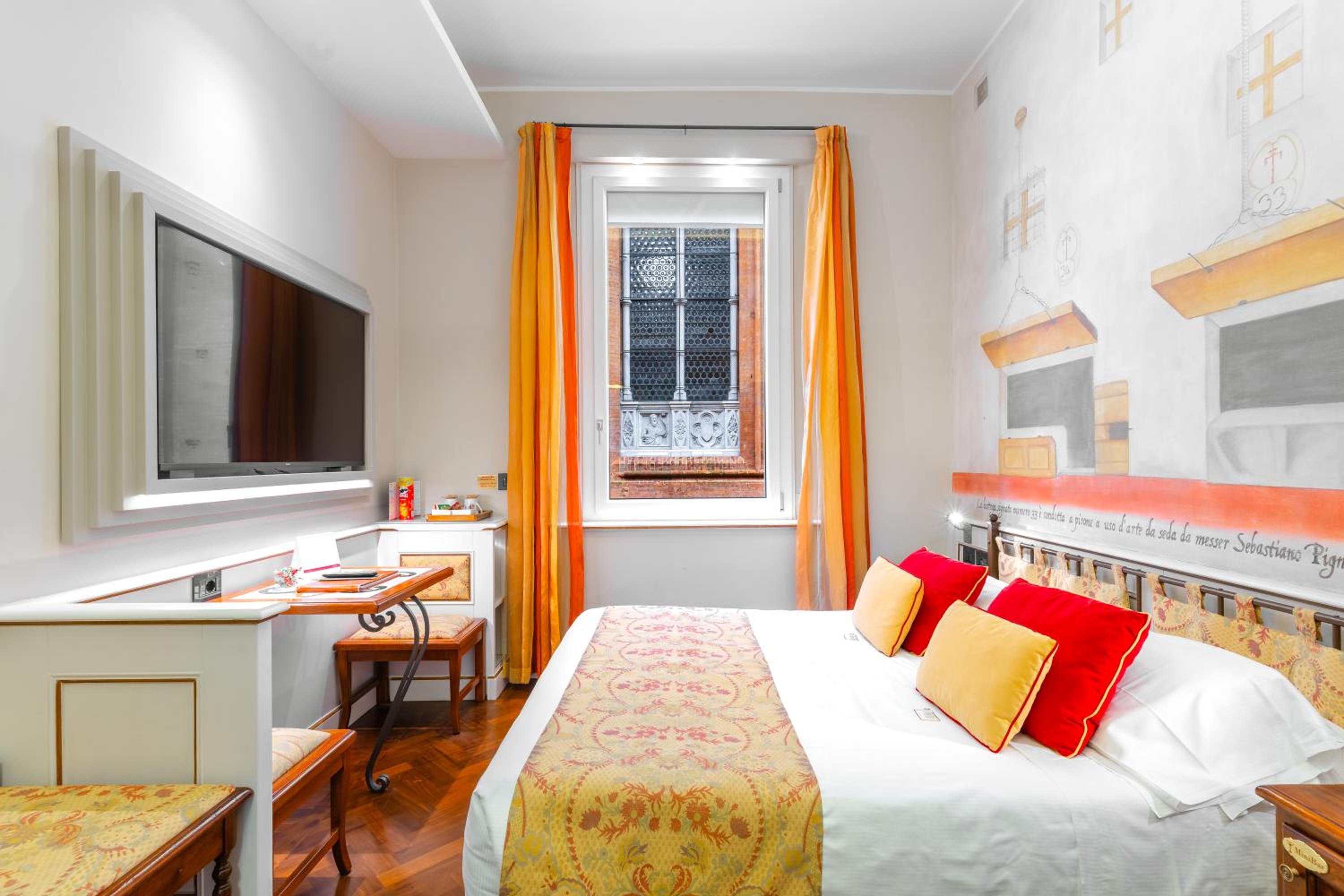 Double Room (1 Adult)