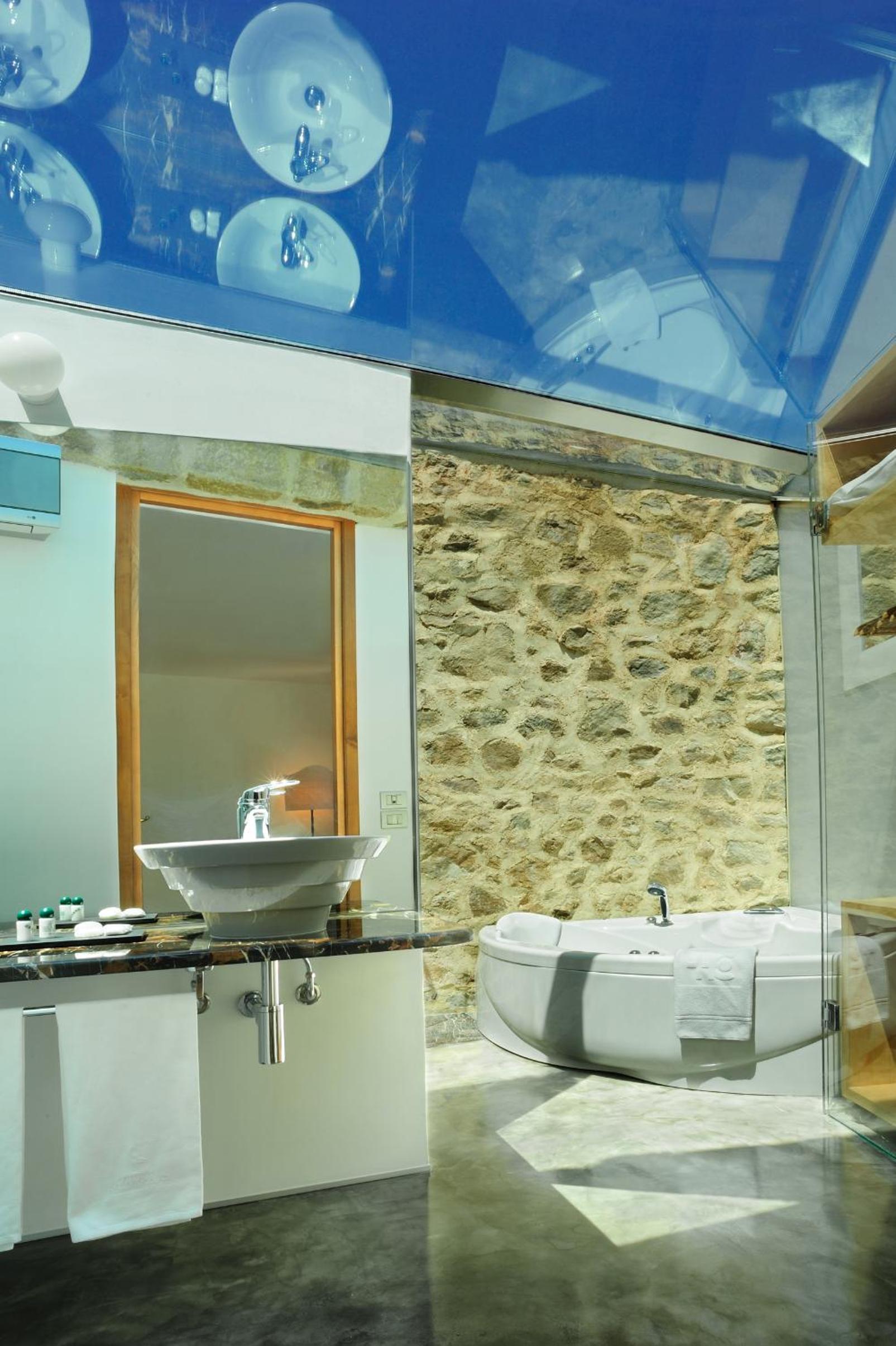 Prestige Suite with Spa Bath