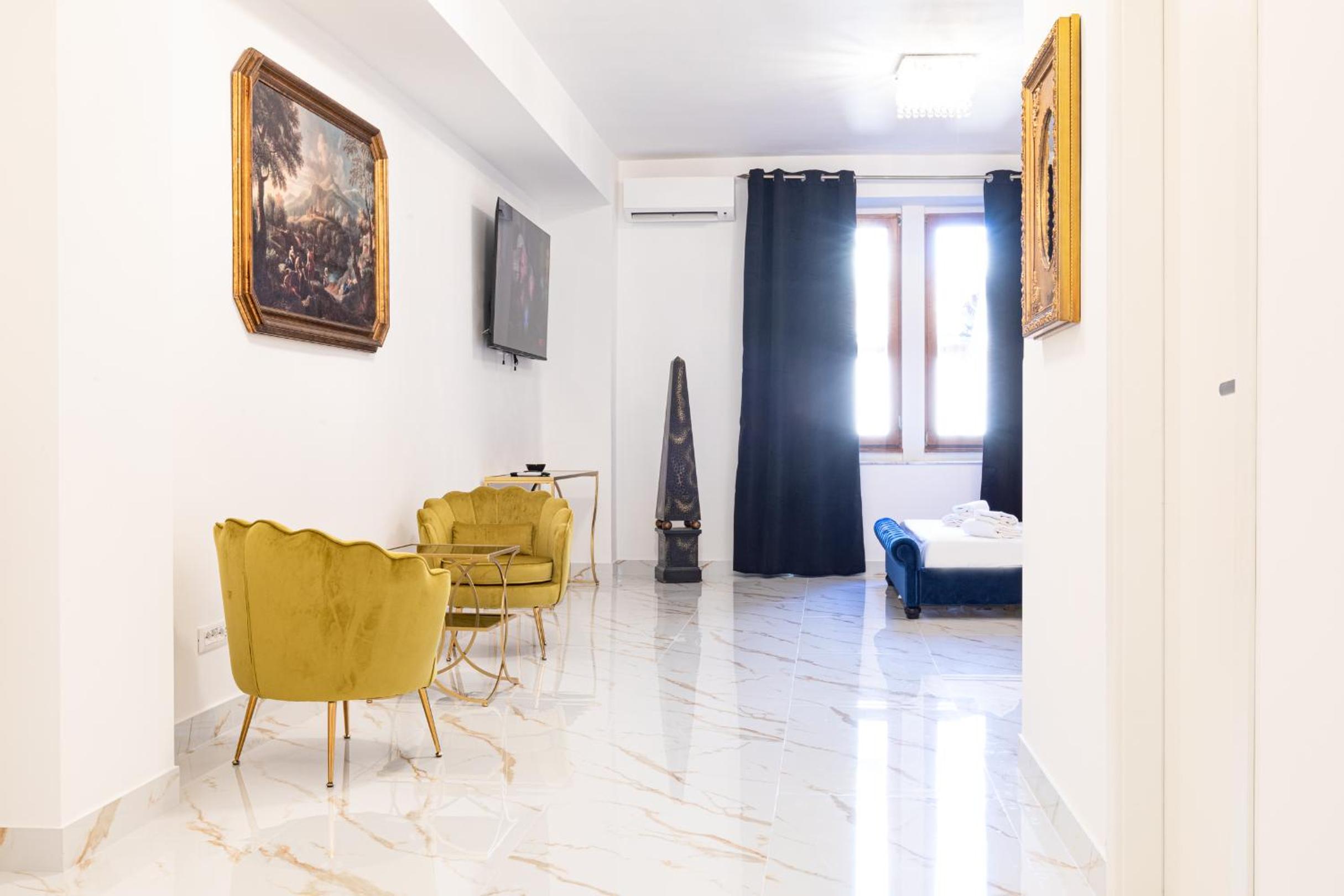 Deluxe Suite with Jacuzzi