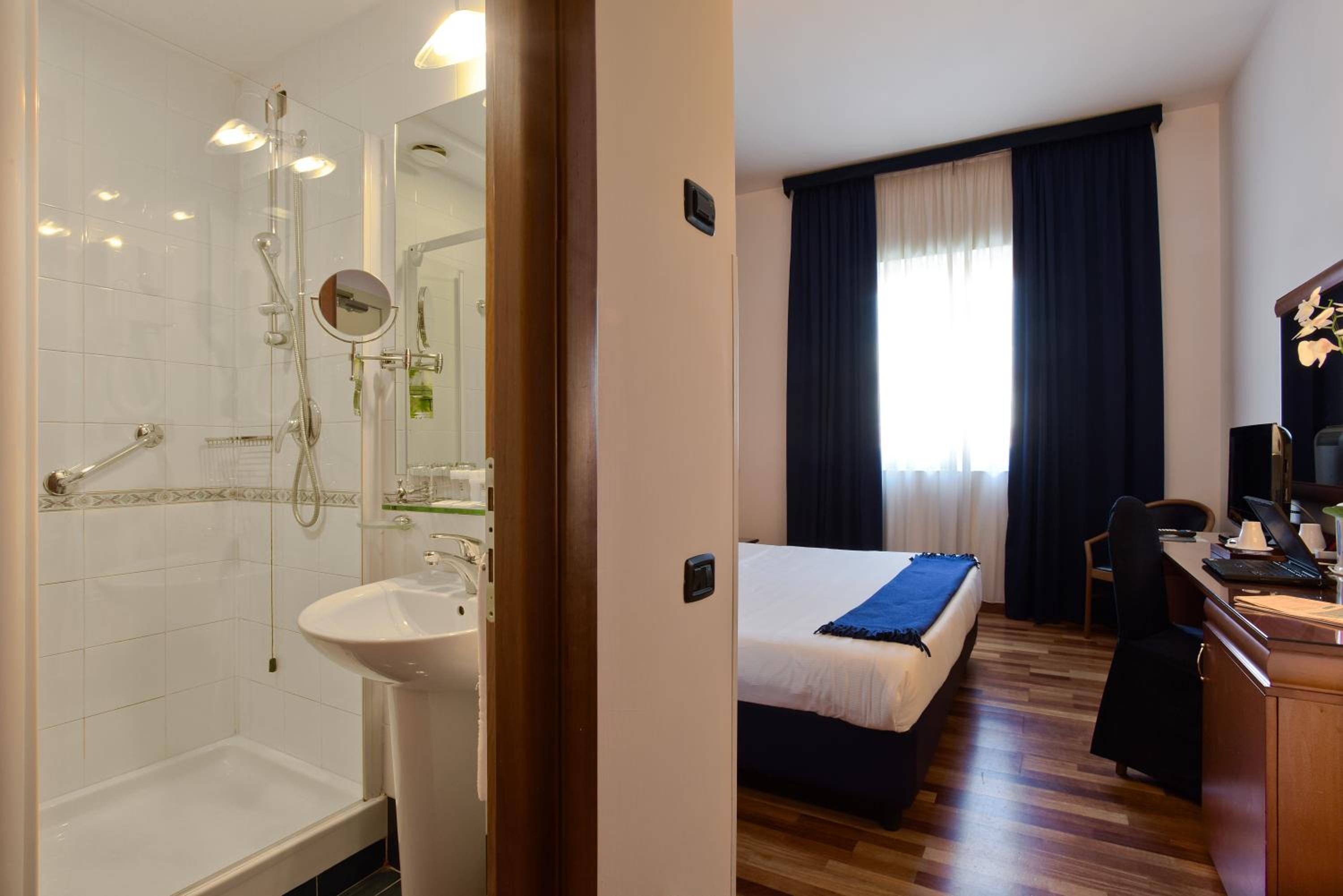 Classic Double Room (1 Adult)