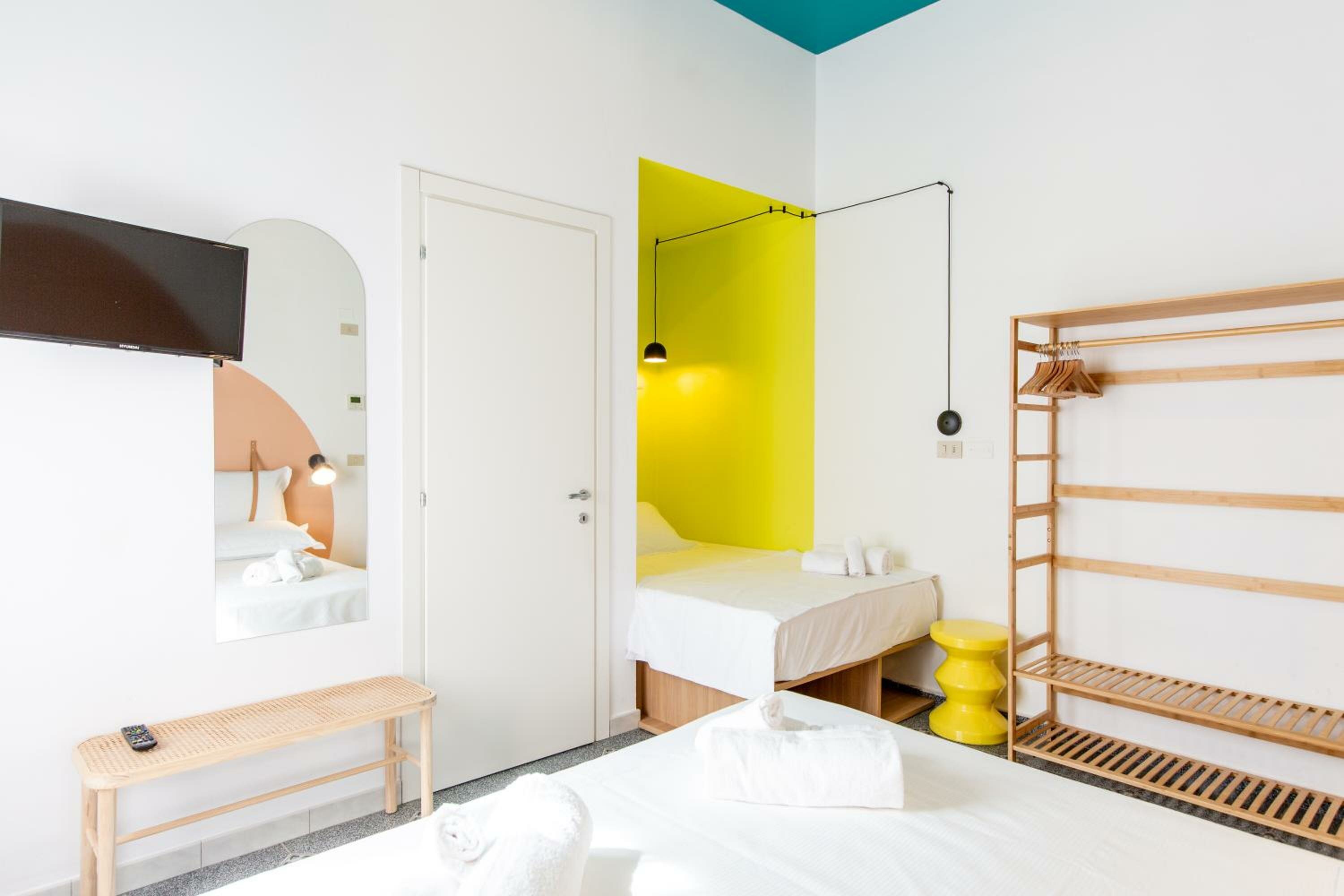 Standard Triple Room With Partial Sea View