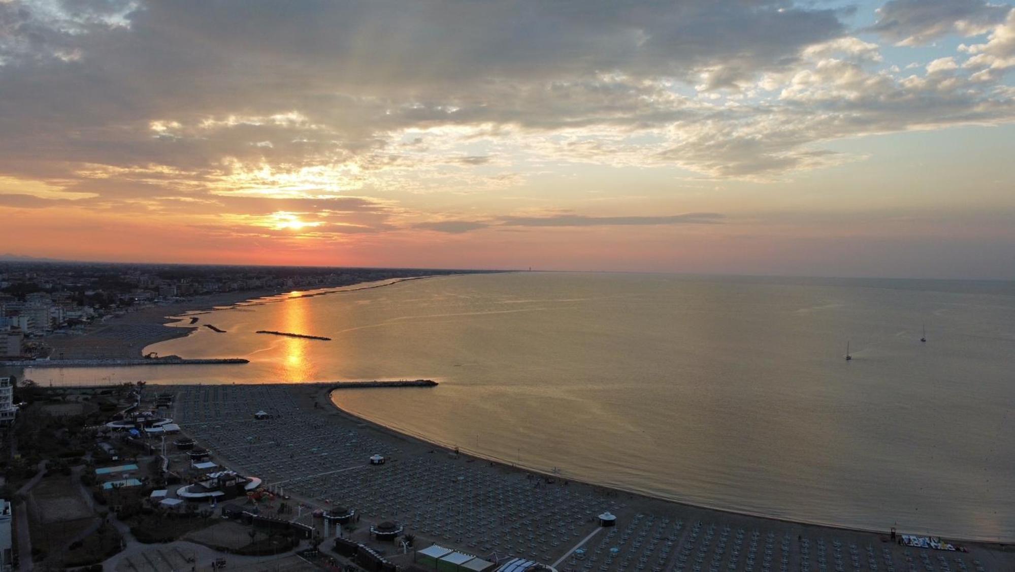 Double or Twin Room with Sea View