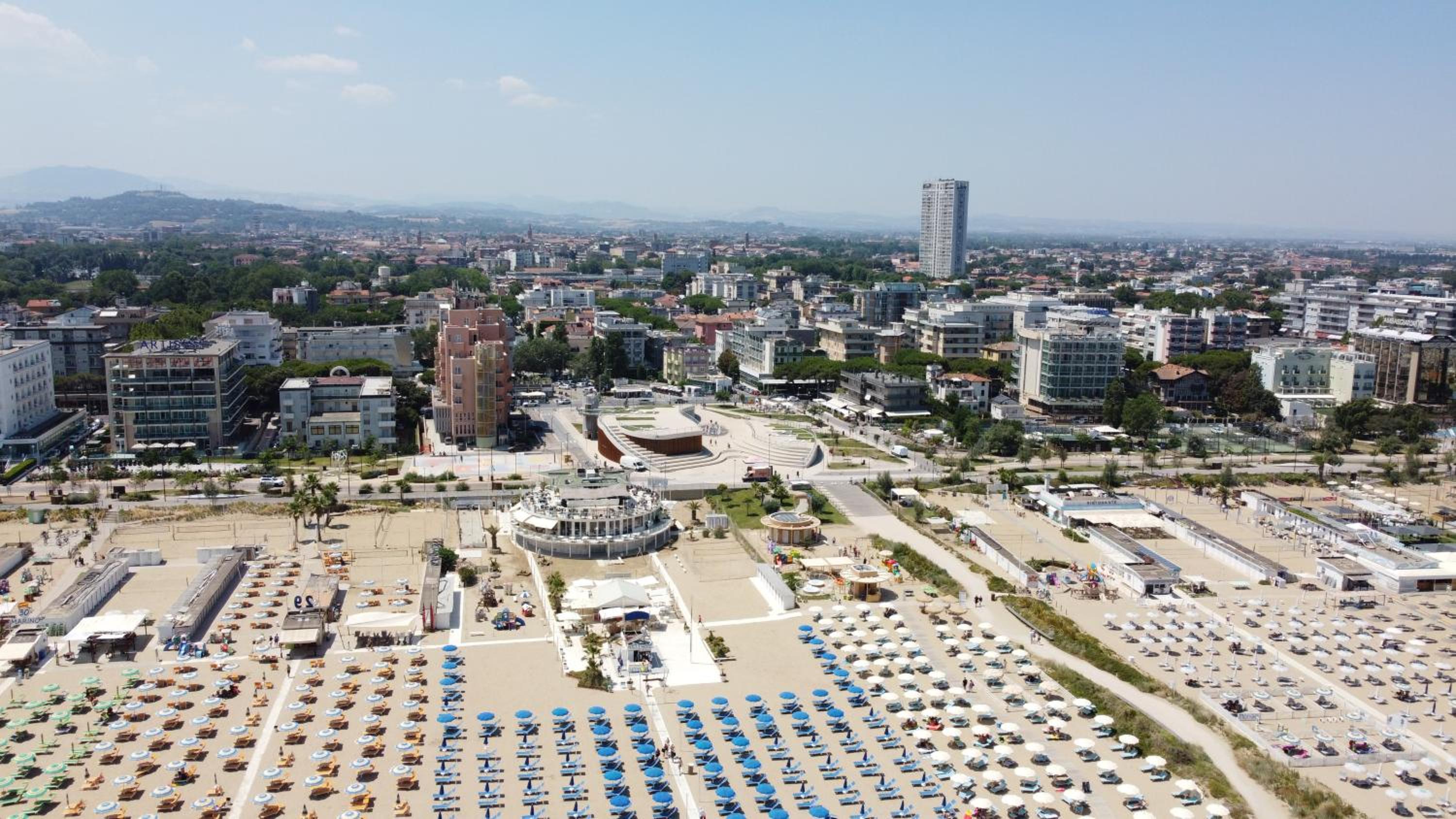 One-Bedroom Apartment with Balcony (5 Adults)