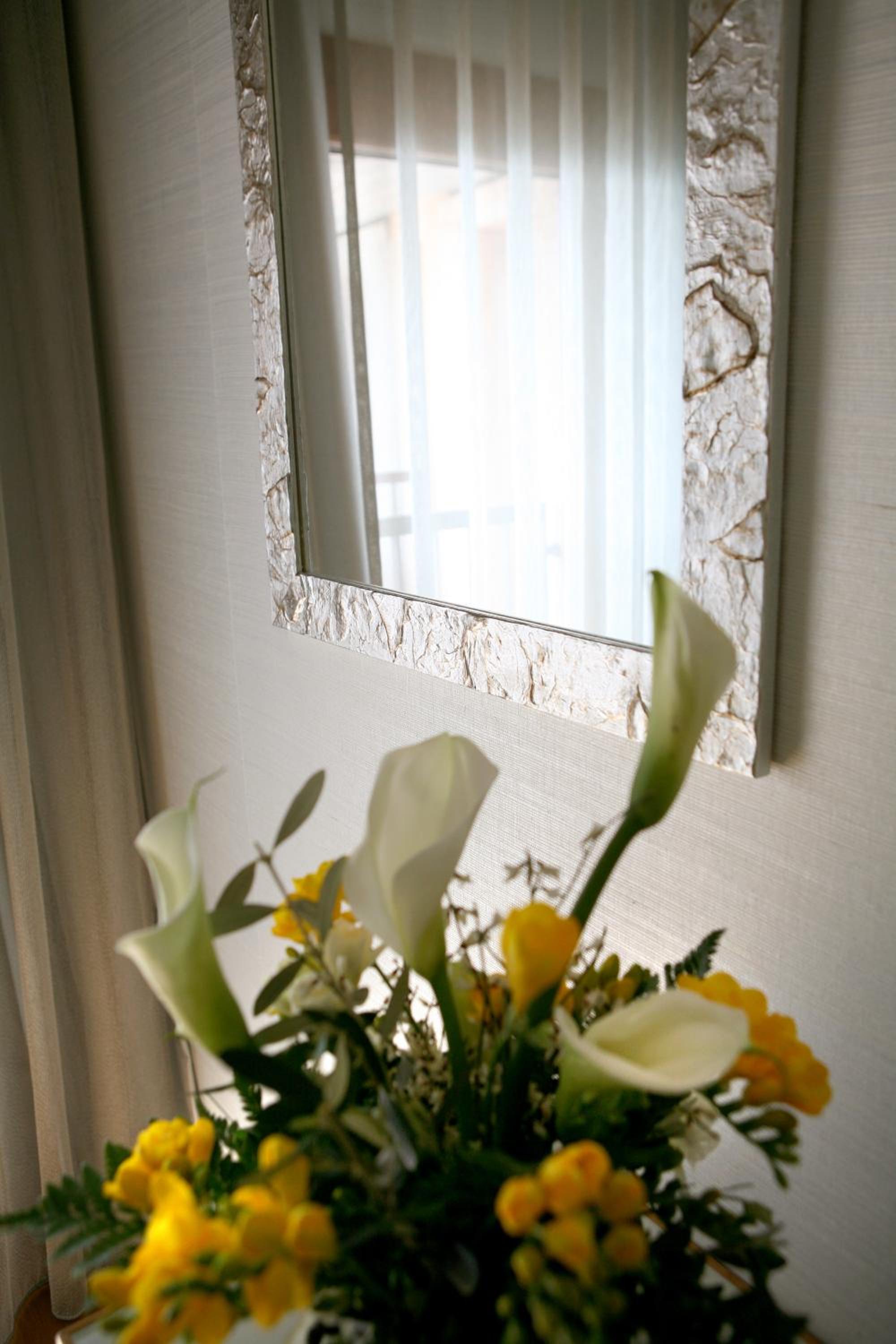 Junior Suite with Lake View