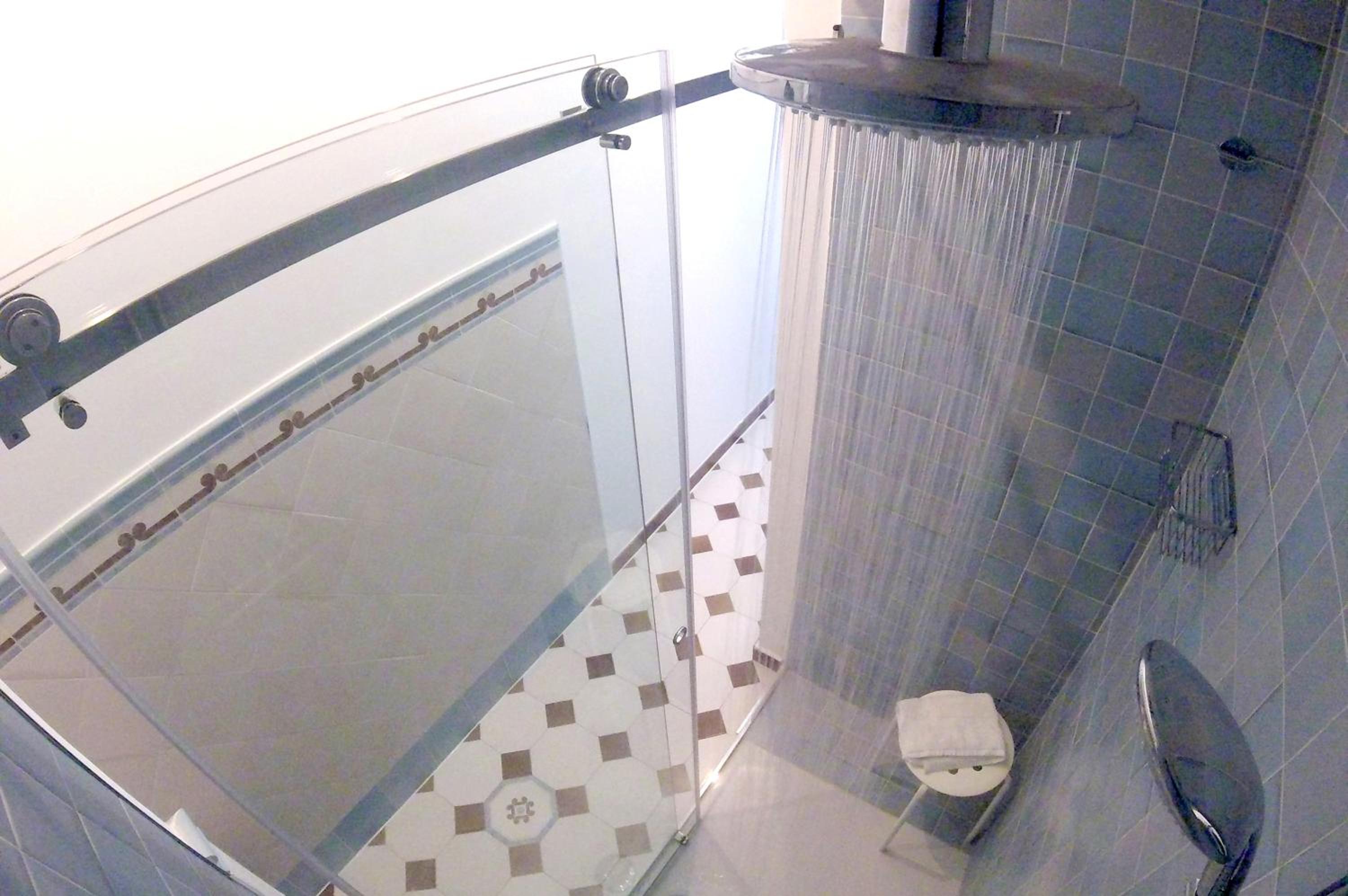 Three-Bedroom Villa with Jacuzzi and Private Garden