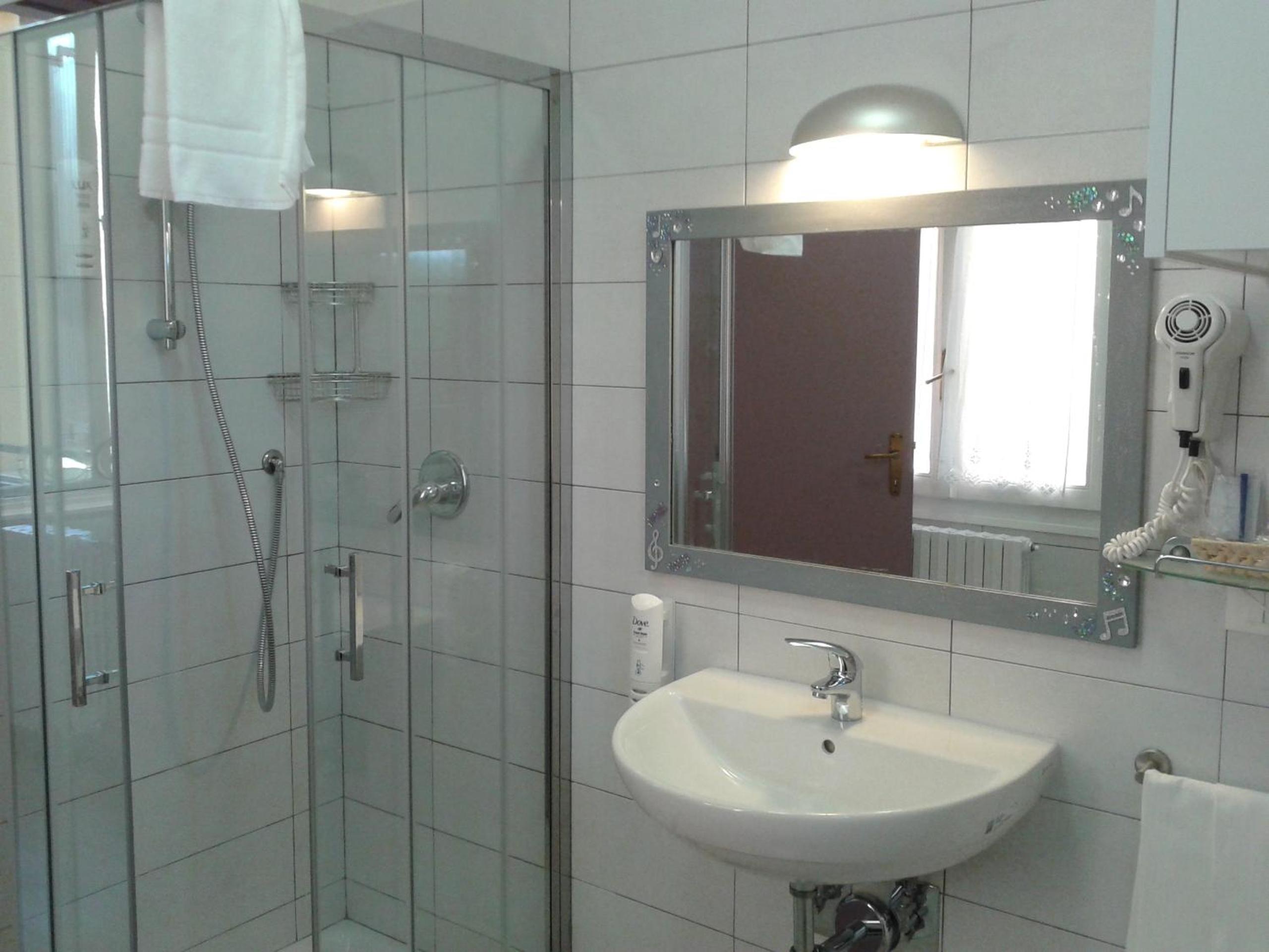 Studio (3 Adults) - Annex