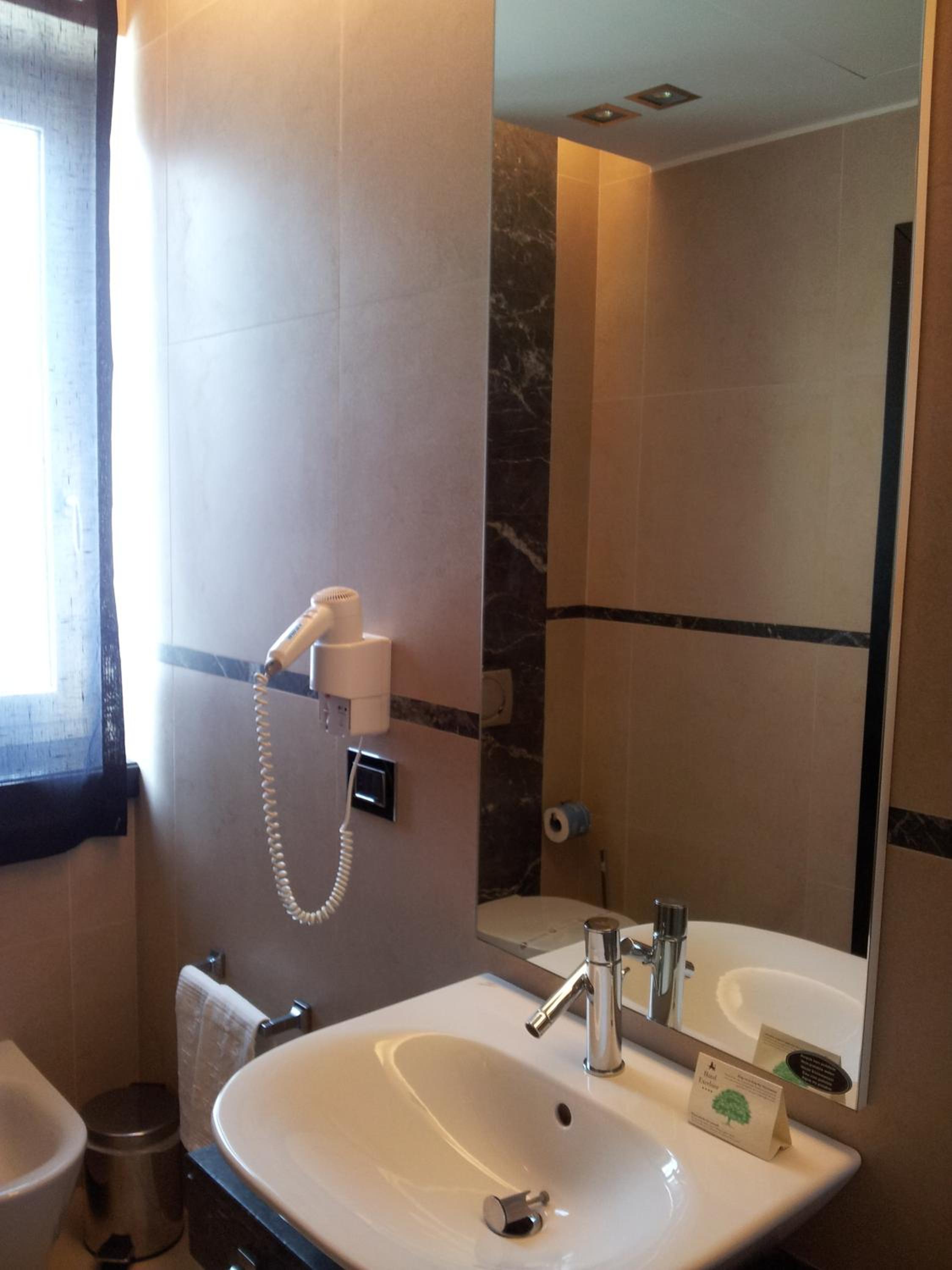 Double or Twin Room with Sea View