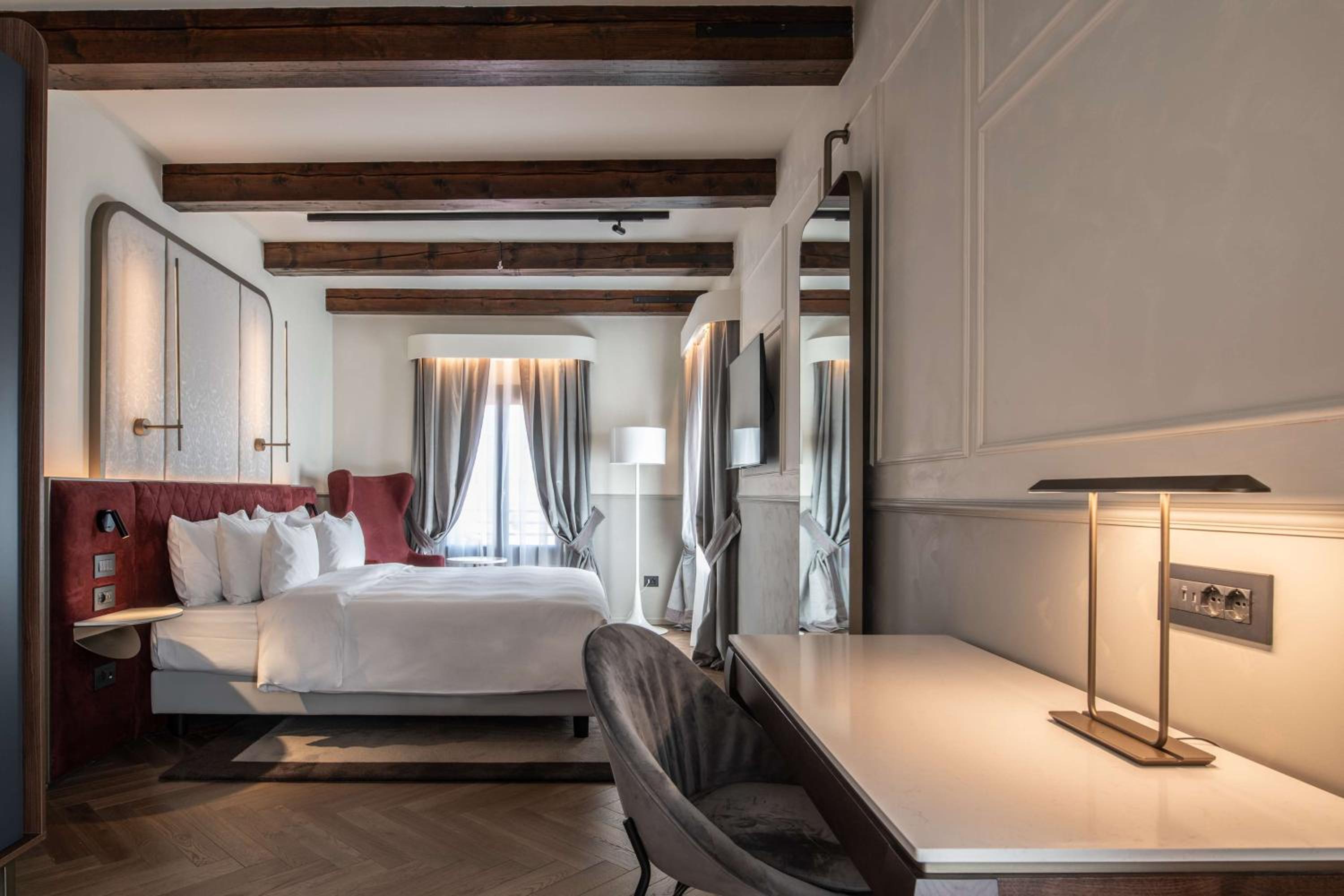 Collection Premium Room with Canal View