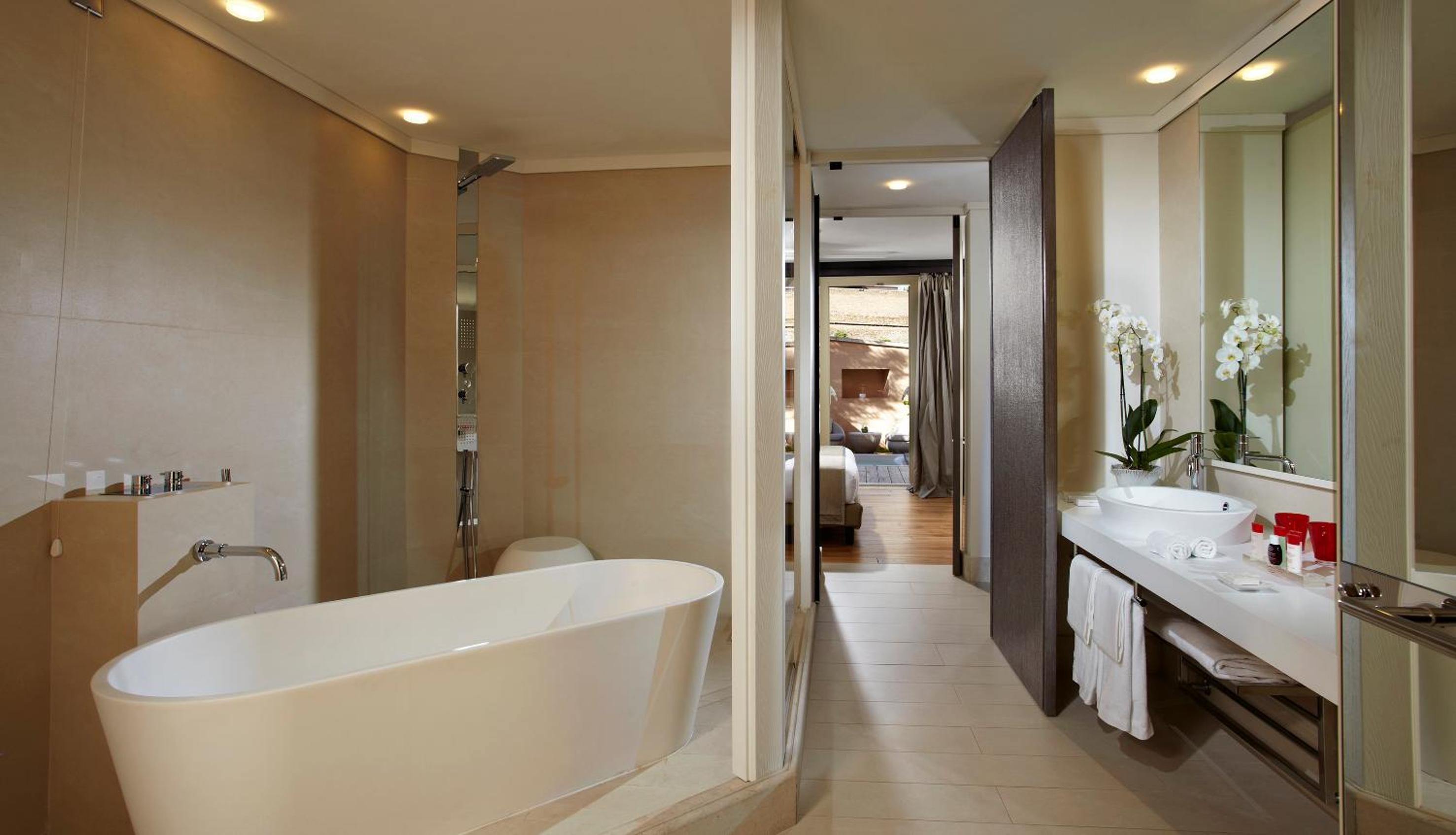 Garden Studio Apartment with Whirlpool & Spa Access
