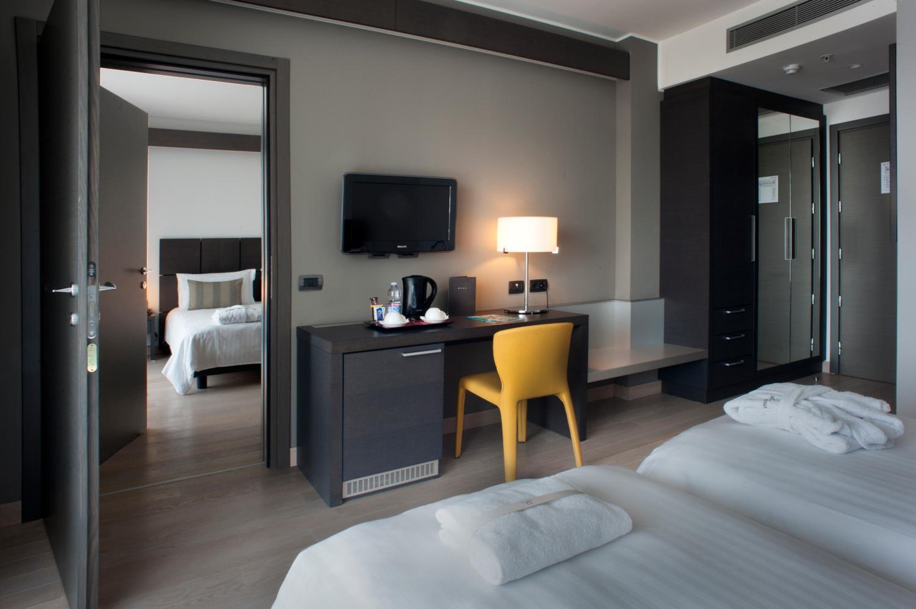 Deluxe Family Room