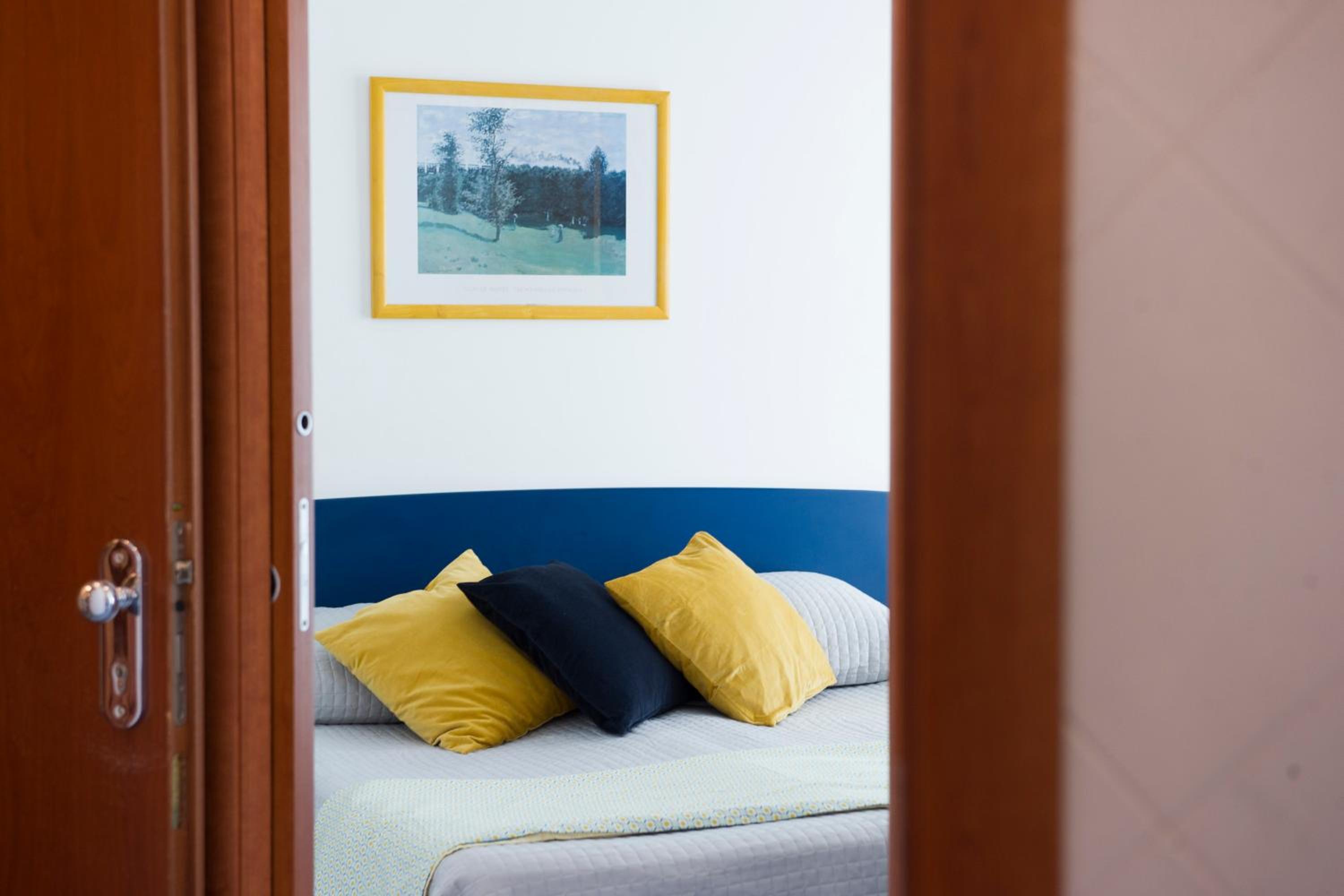 One-Bedroom Apartment with Sea View