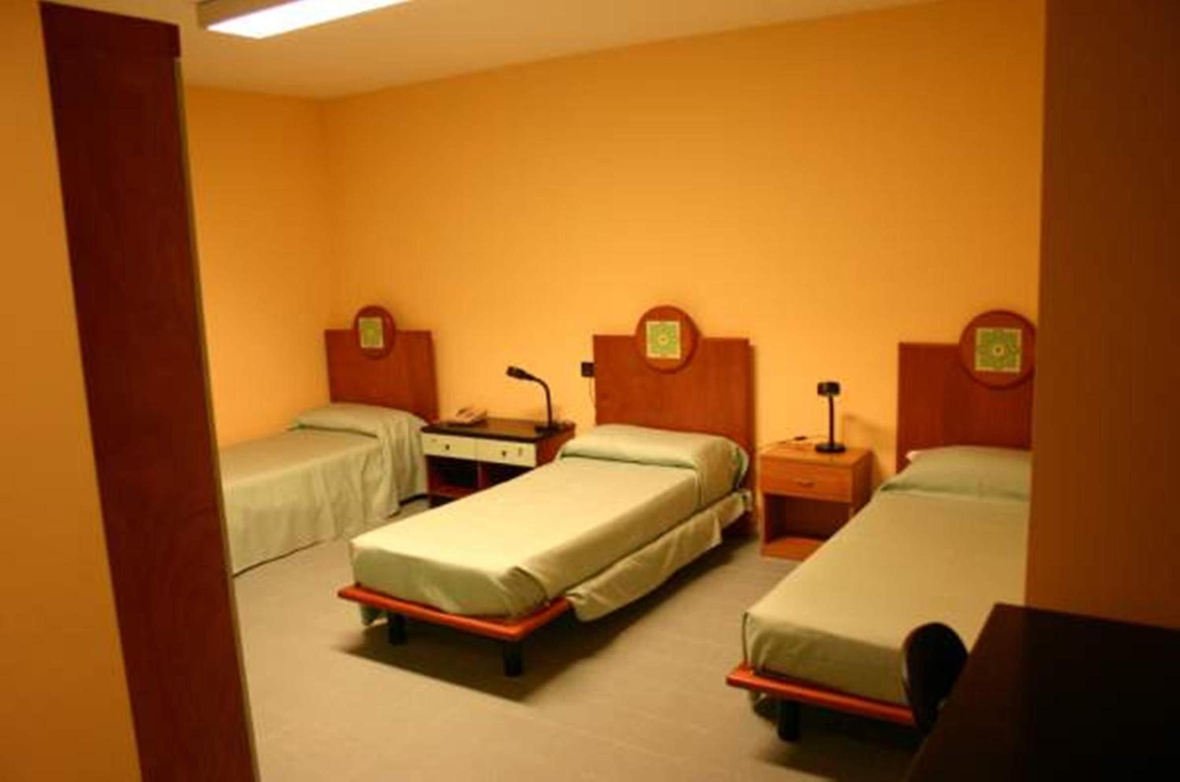 Economy Triple Room