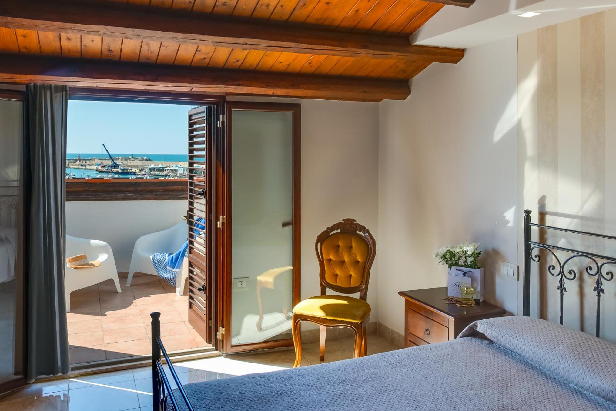 Double Room with Balcony and Sea View