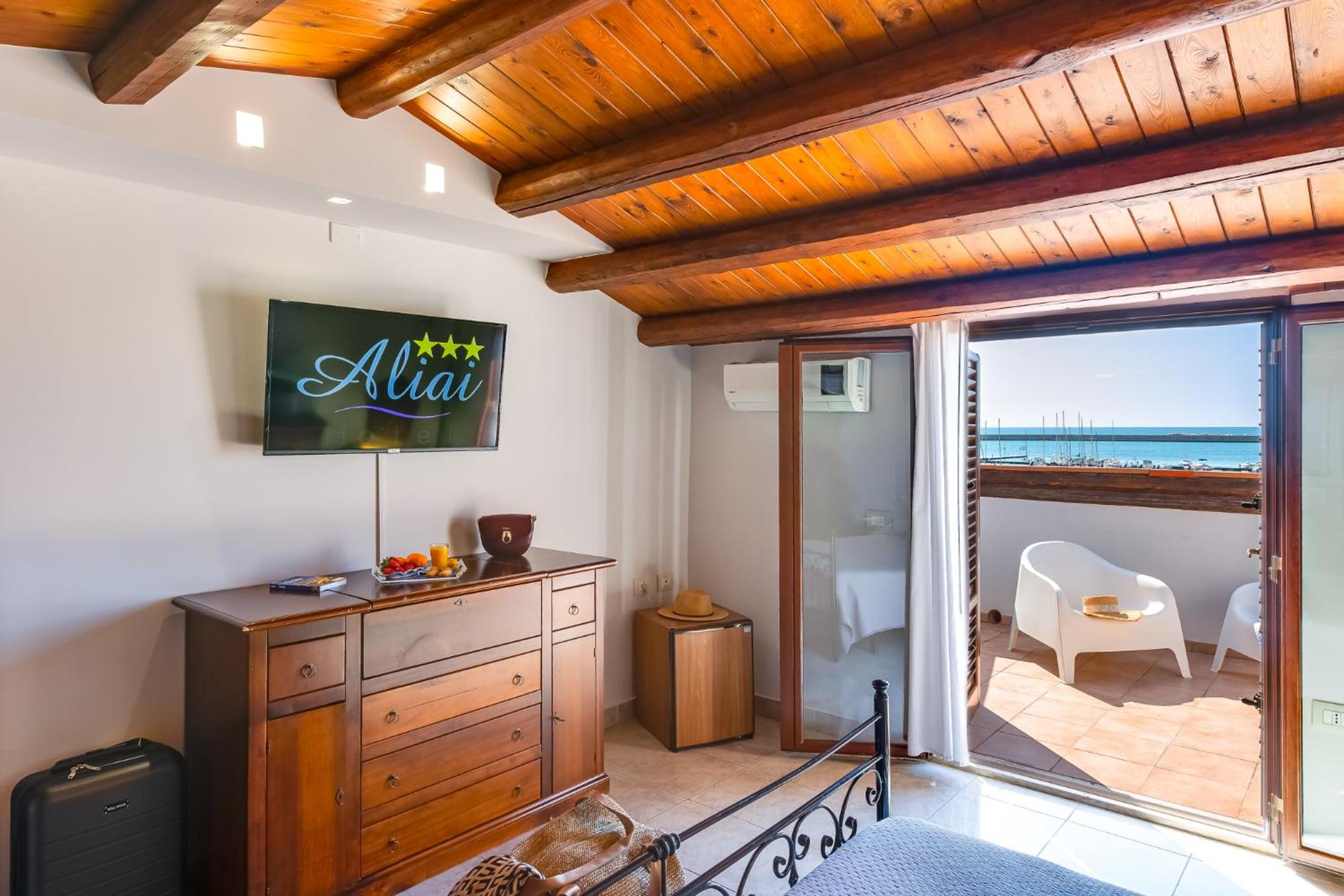 Double Room with Balcony and Sea View