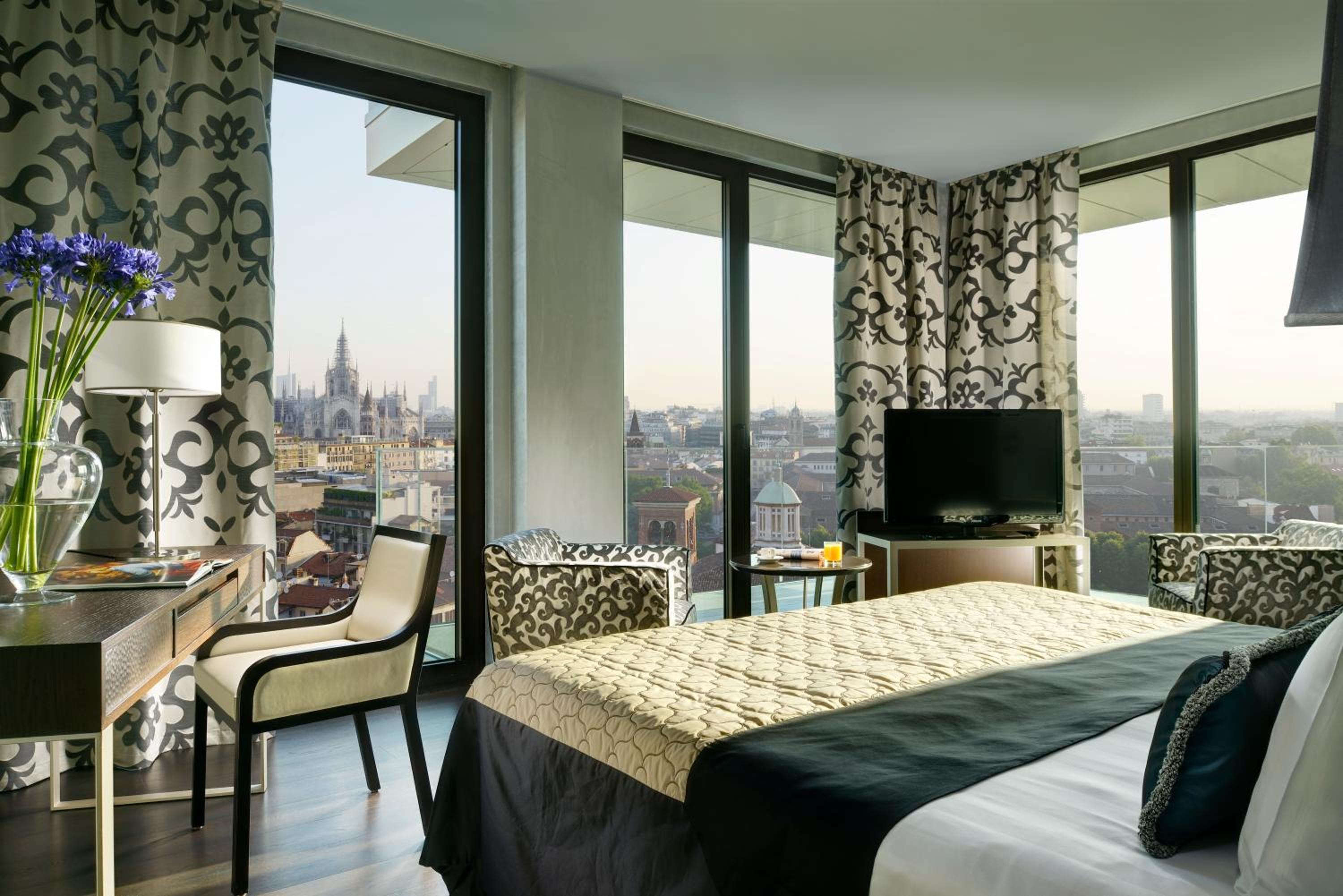 Executive Suite with Duomo View