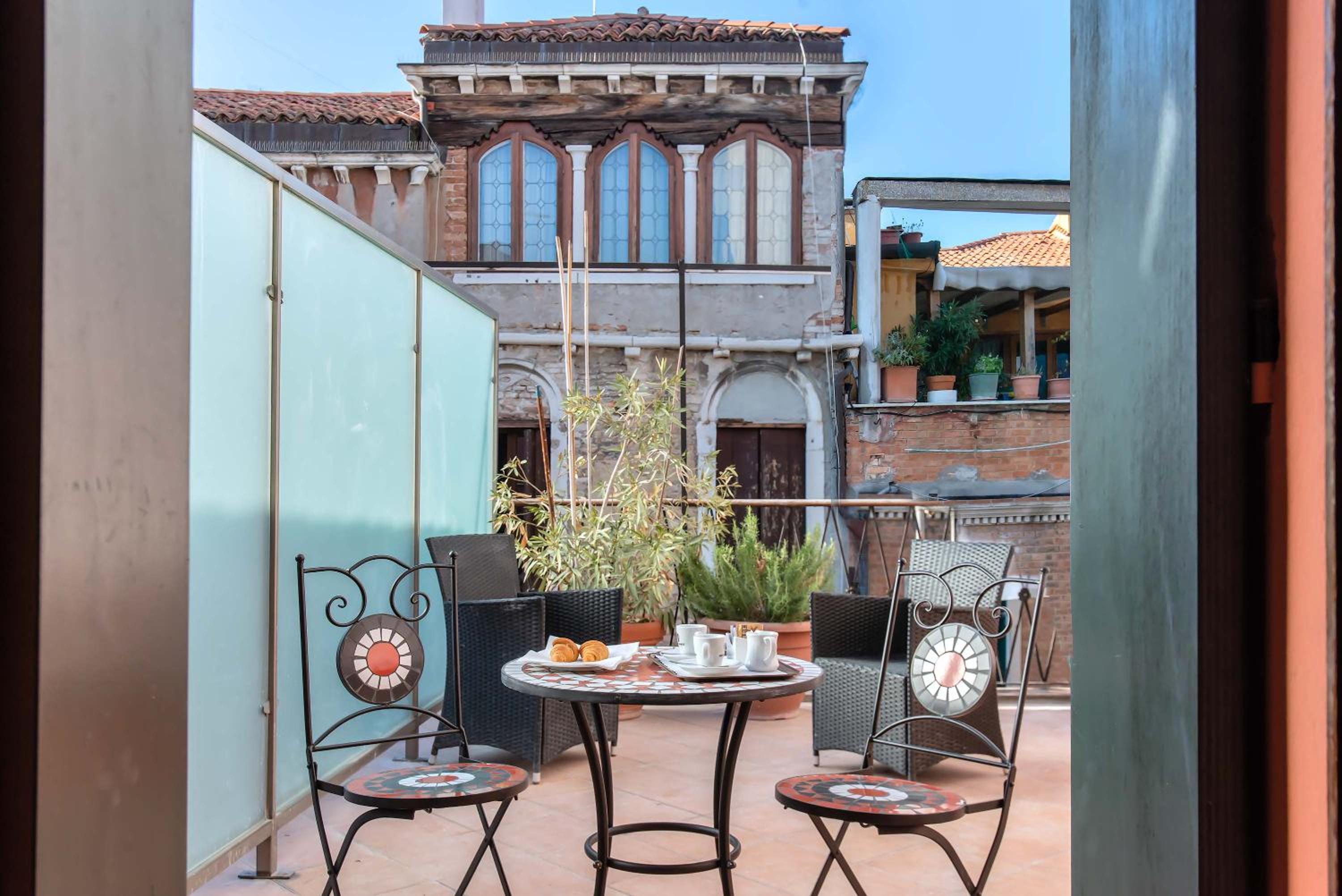 Comfort Double or Twin Room with Terrace