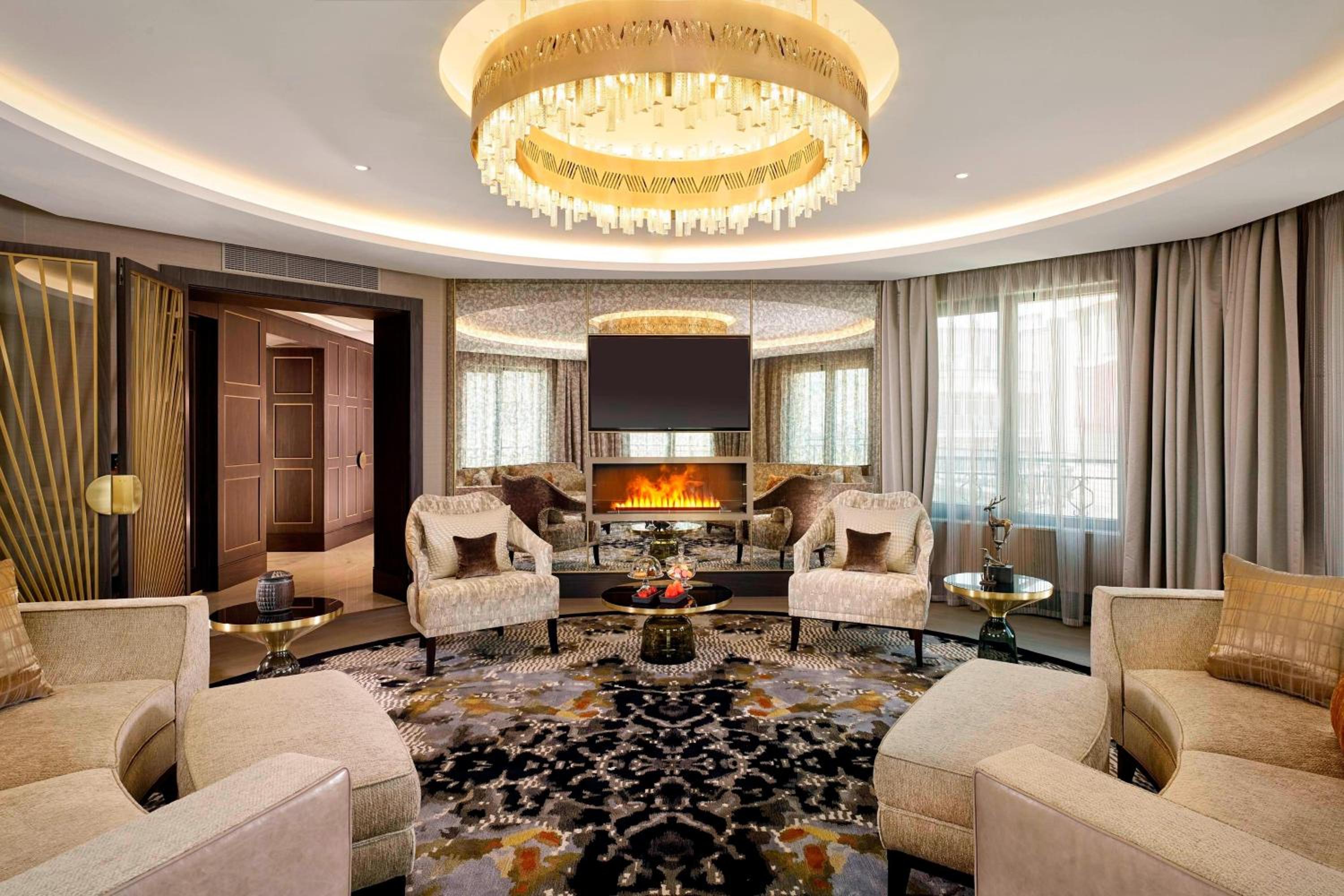 Alexander, Presidential Suite, 1 King
