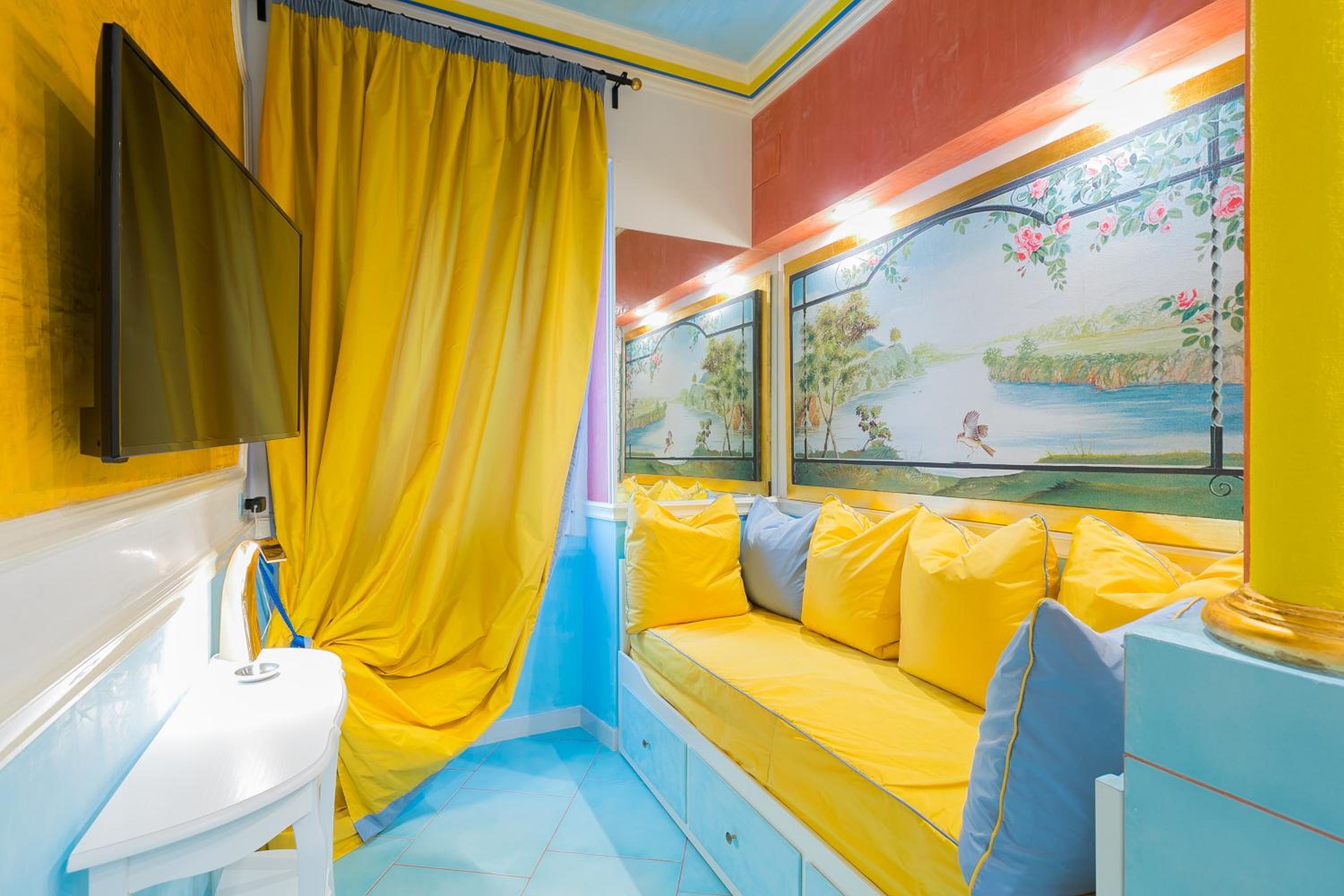 Superior One-Bedroom Apartment