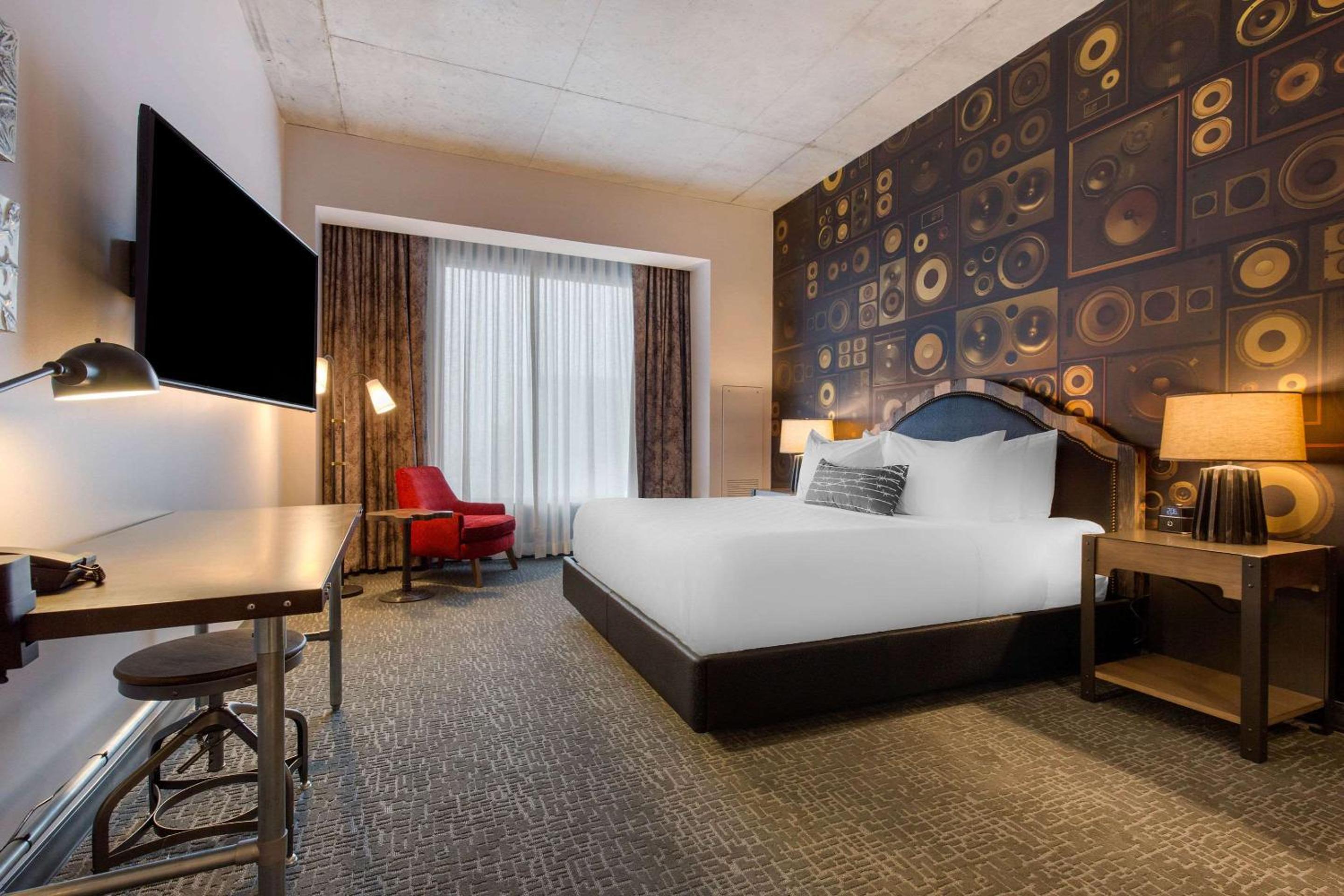 King Room - Accessible/Non-Smoking