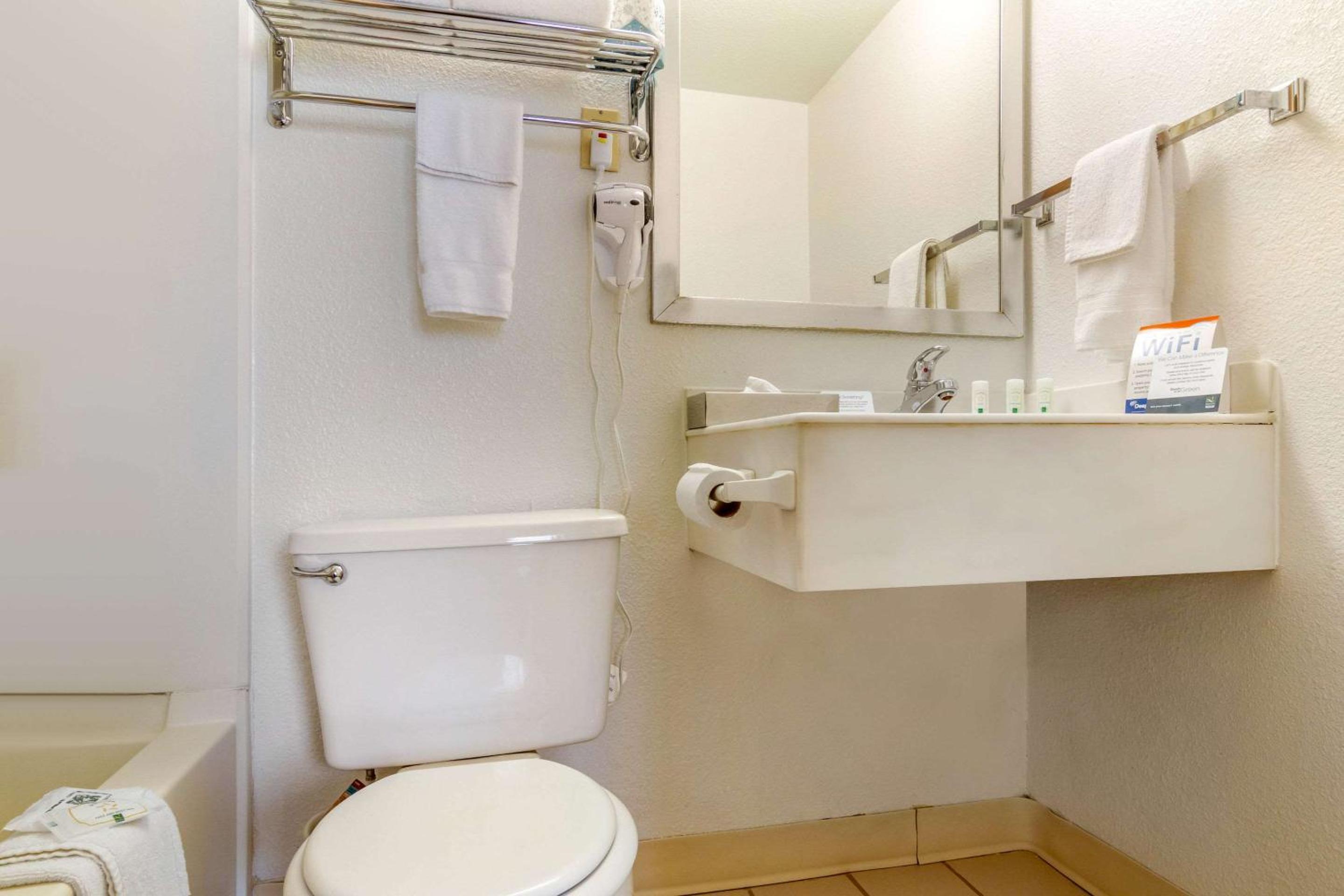 King Room - Accessible/Non-Smoking