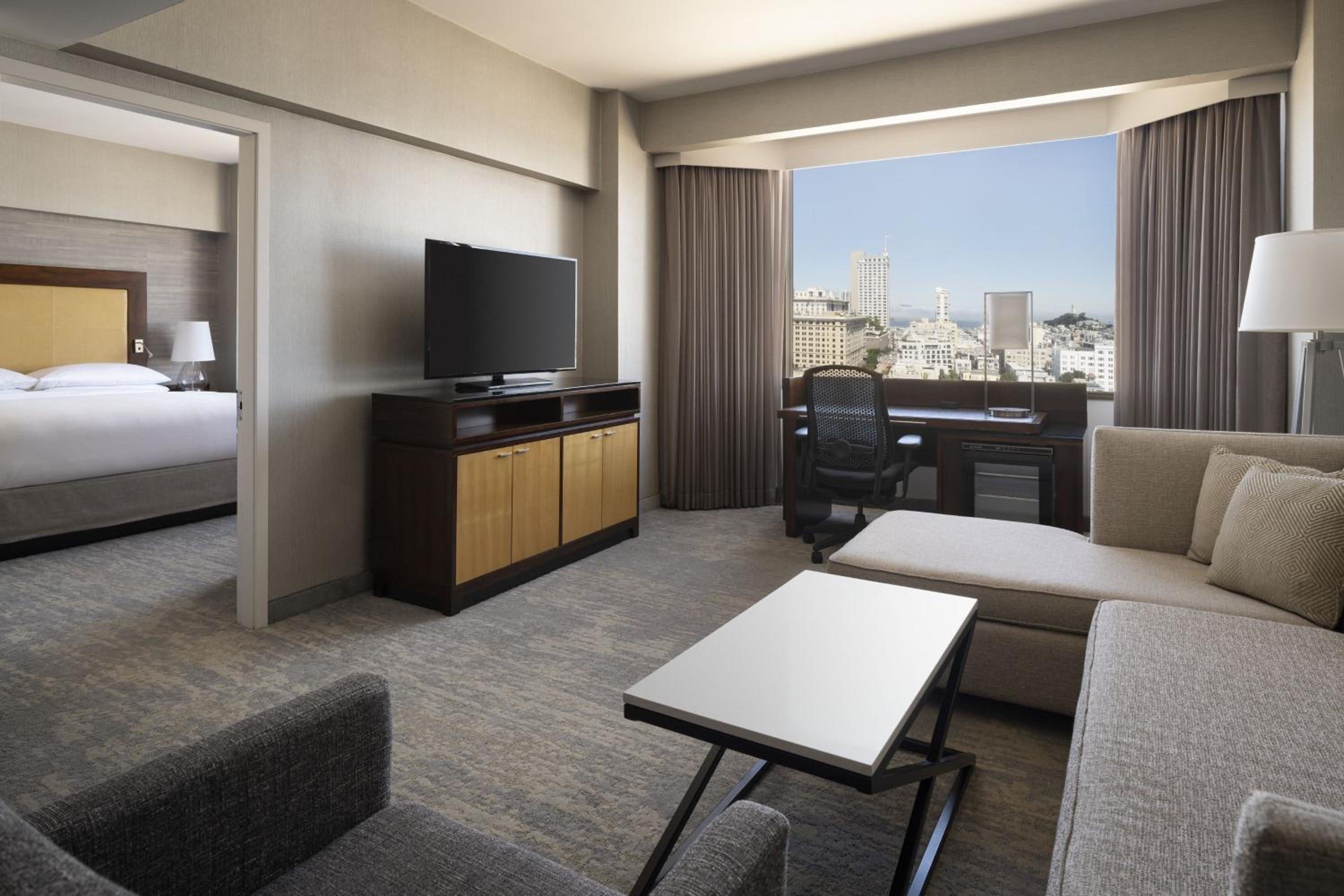 Nob Hill Suite, 1 Bedroom Executive Suite, 1 King, Sofa bed