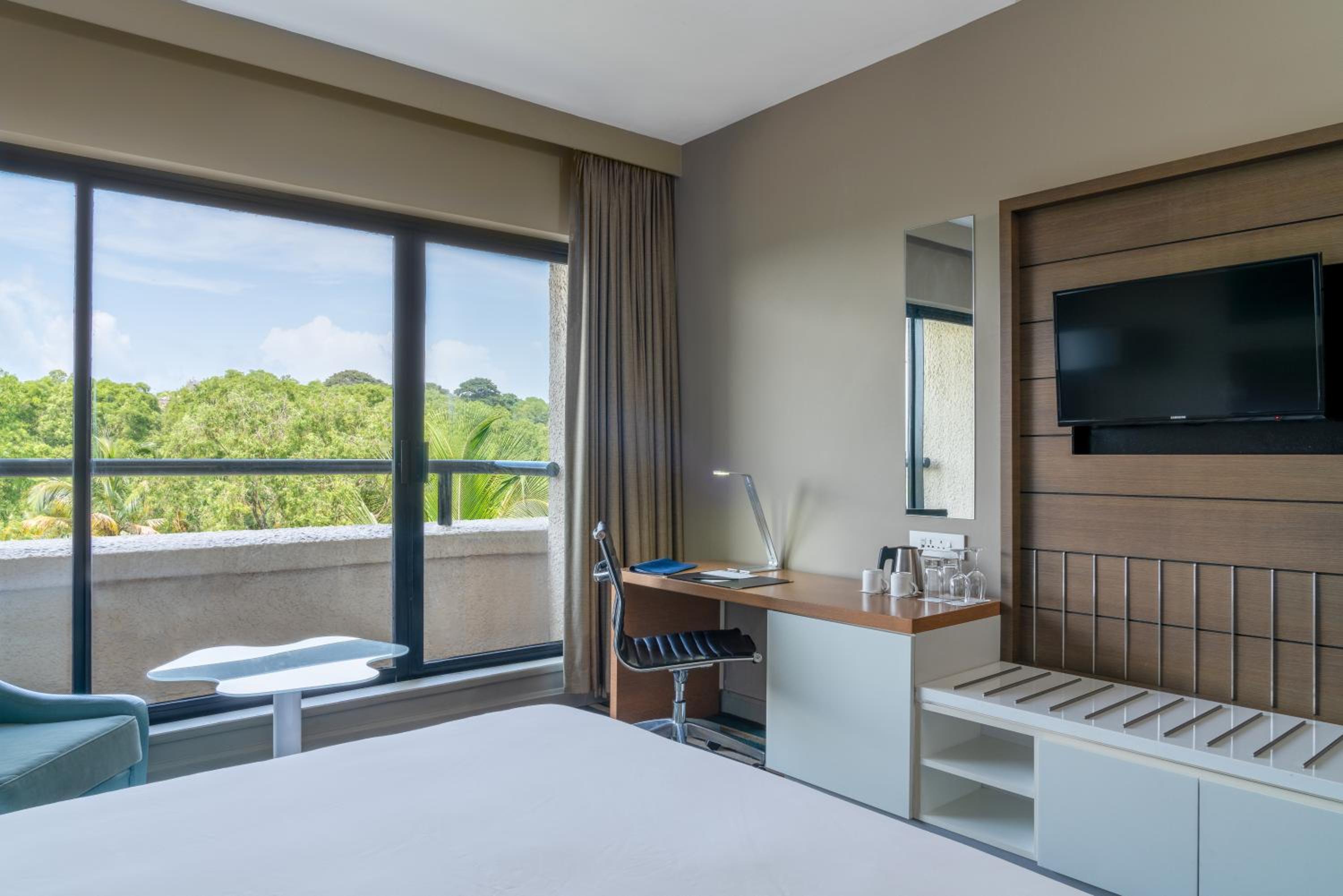 Premium Room with Balcony and Ocean View