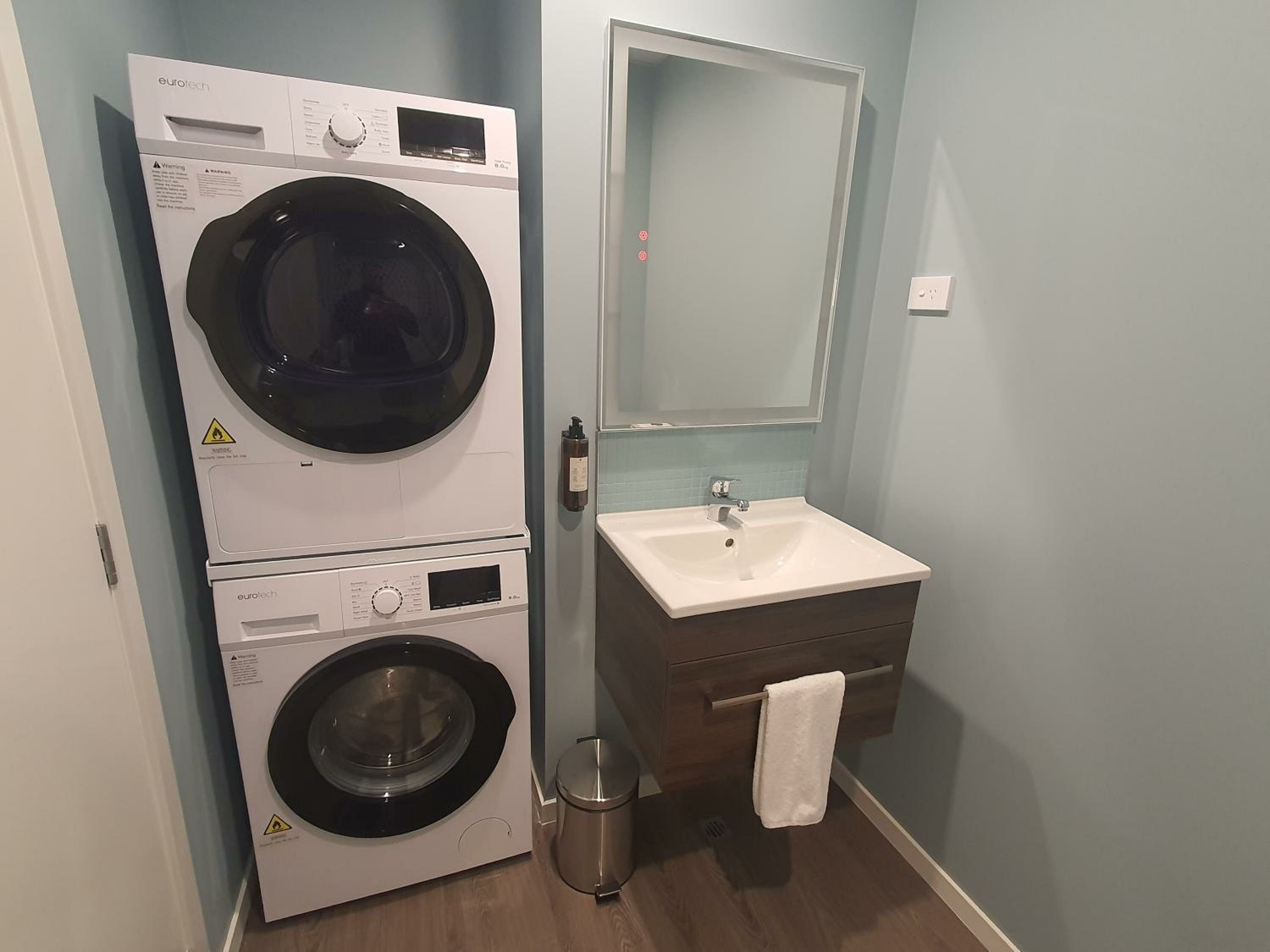 One-Bedroom Apartment with King Bed